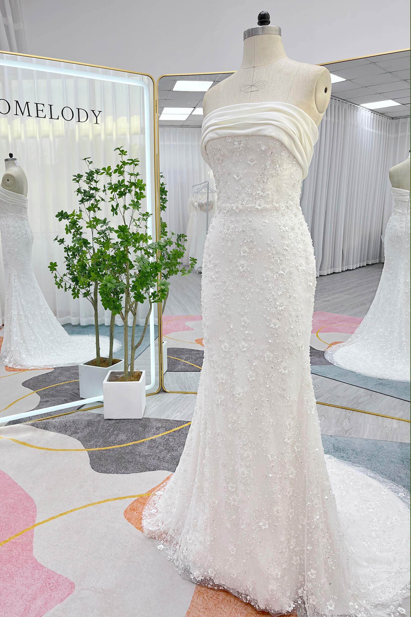 Trumpet-Mermaid Court Train Lace Satin Wedding Dress VBCW3280