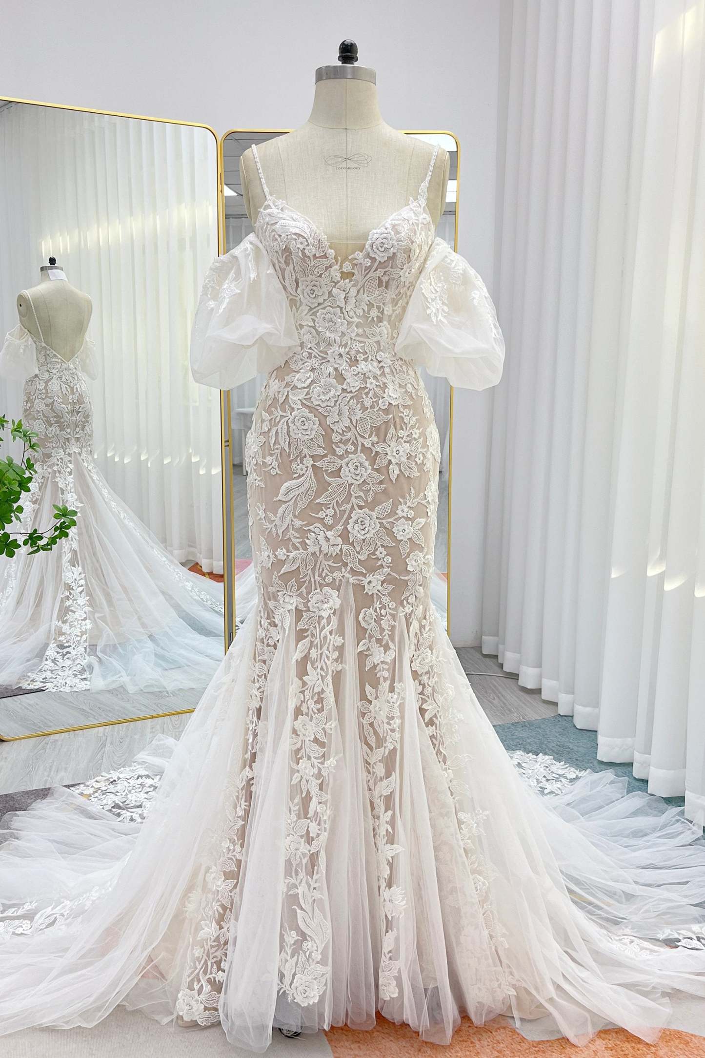 Trumpet-Mermaid Chapel Train Lace Tulle Wedding Dress VBCW3276