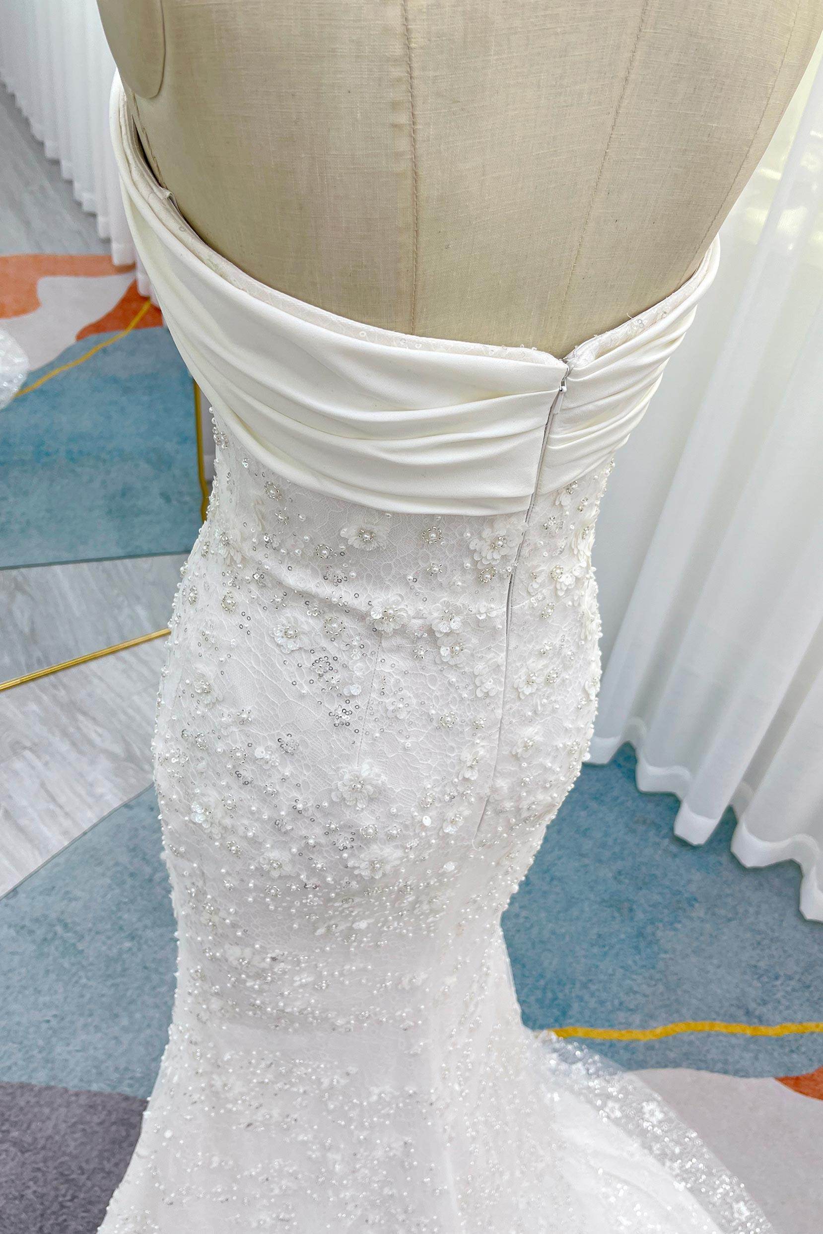 Trumpet-Mermaid Court Train Lace Satin Wedding Dress VBCW3280