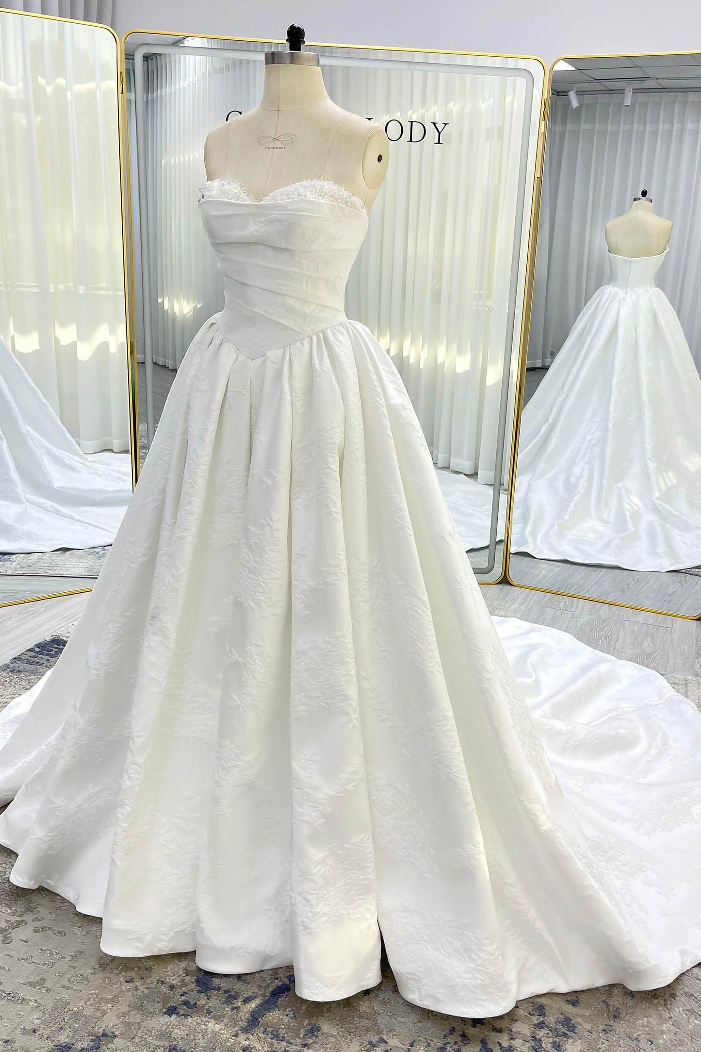 Ball Gown Court Train Jacquard Satin Wedding Dress VBCW3532