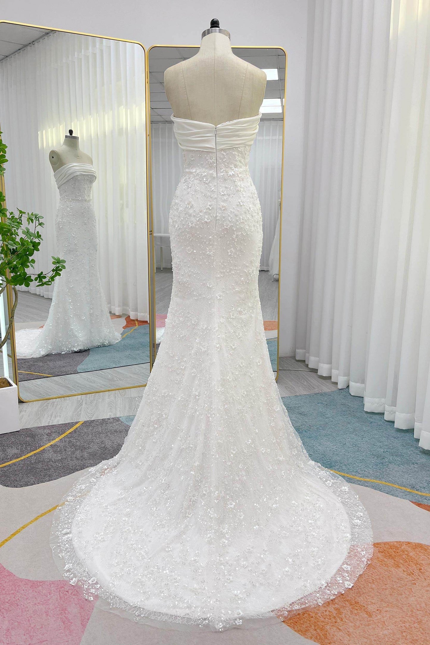 Trumpet-Mermaid Court Train Lace Satin Wedding Dress VBCW3280