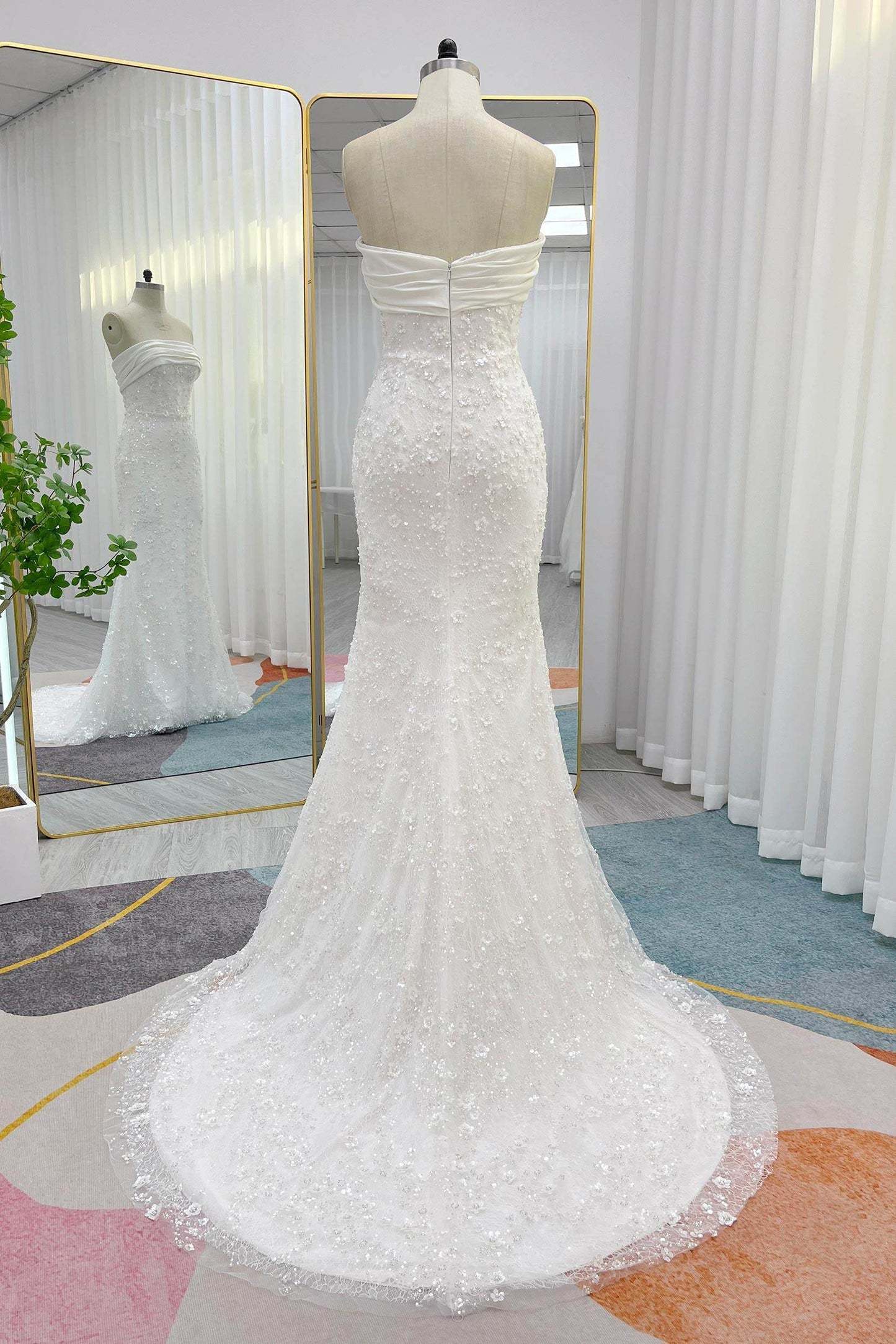 Trumpet-Mermaid Court Train Lace Satin Wedding Dress VBCW3280