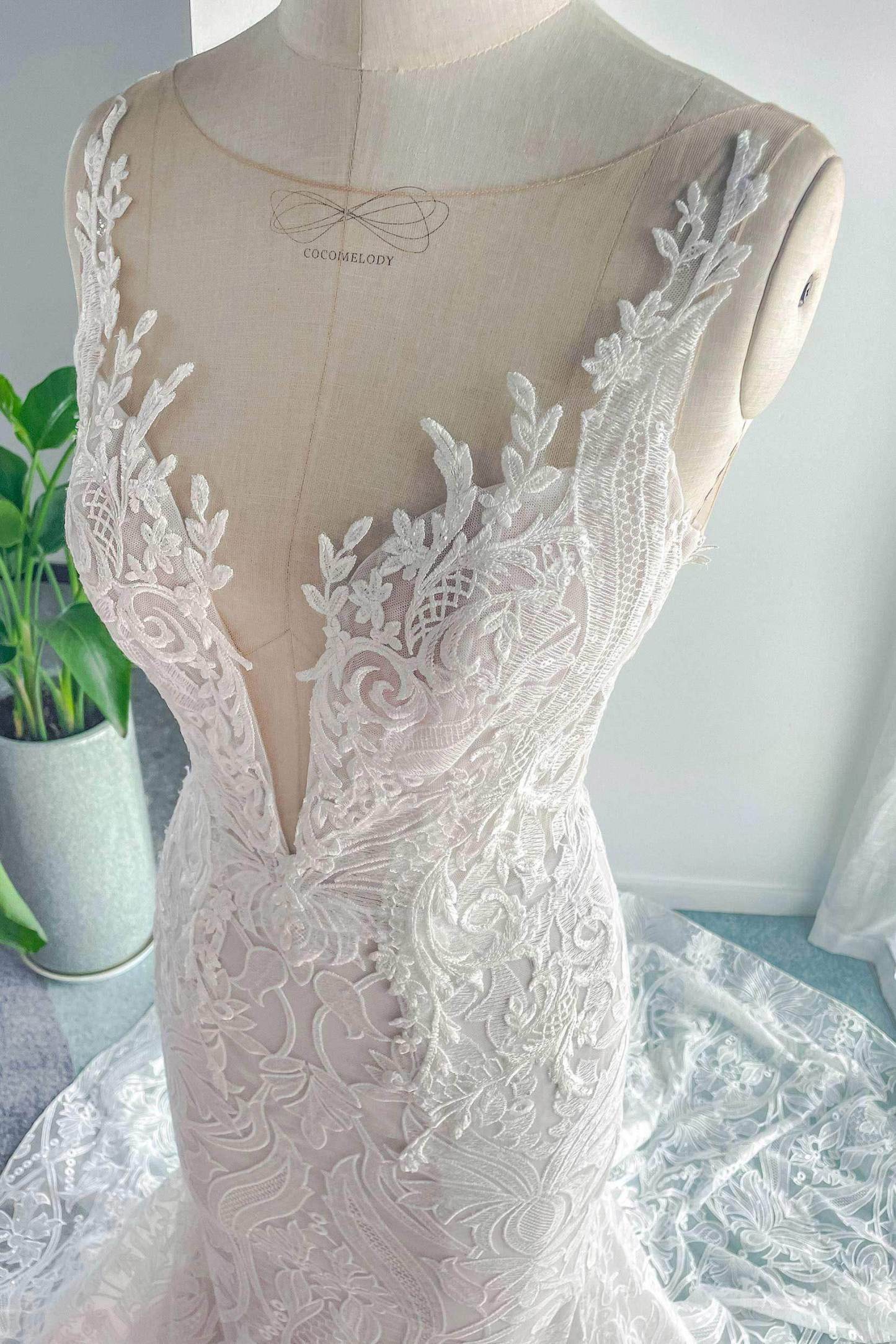 Trumpet-Mermaid Chapel Train Lace Tulle Wedding Dress VBCW3145