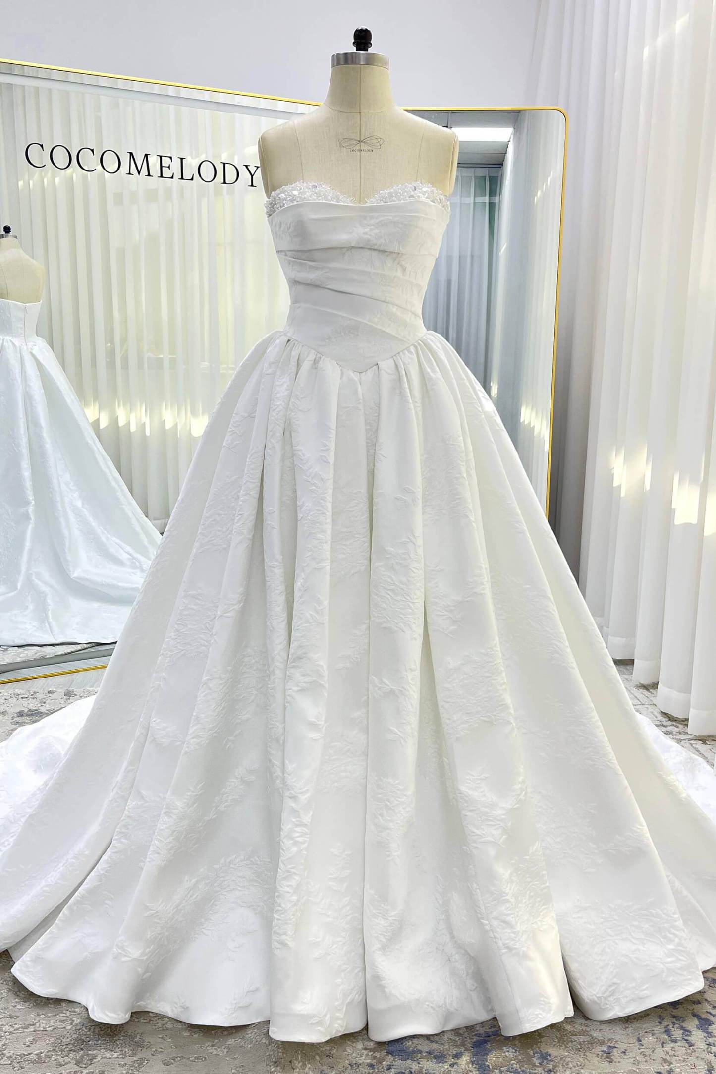 Ball Gown Court Train Jacquard Satin Wedding Dress VBCW3532