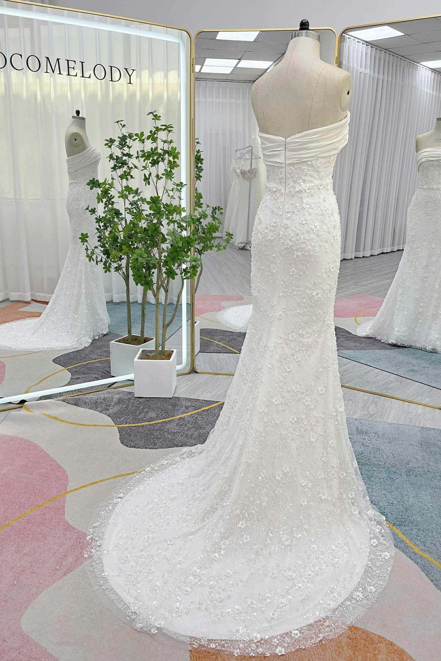 Trumpet-Mermaid Court Train Lace Satin Wedding Dress VBCW3280