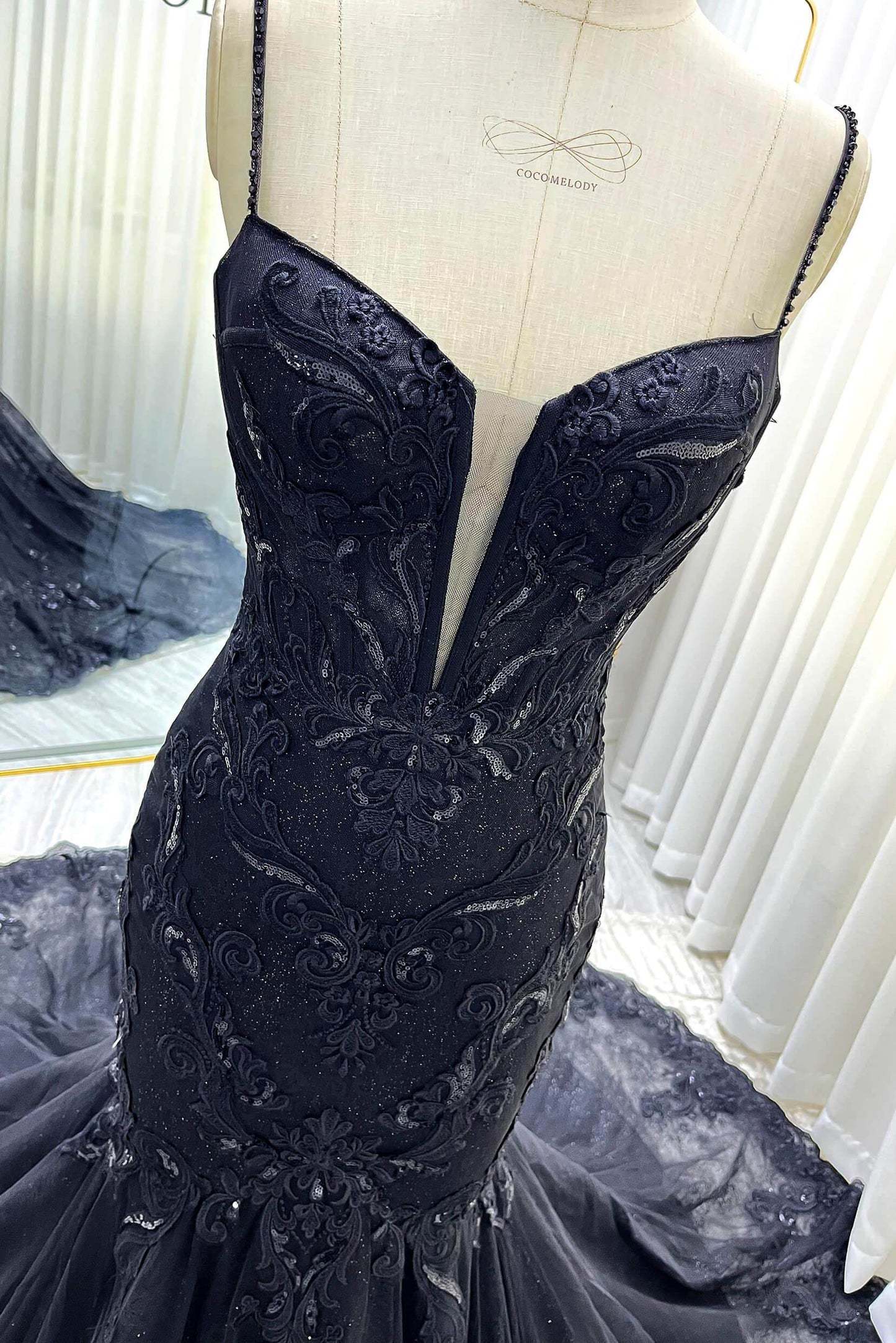 Trumpet-Mermaid Court Train Glitter Tulle Wedding Dress VBCW3529