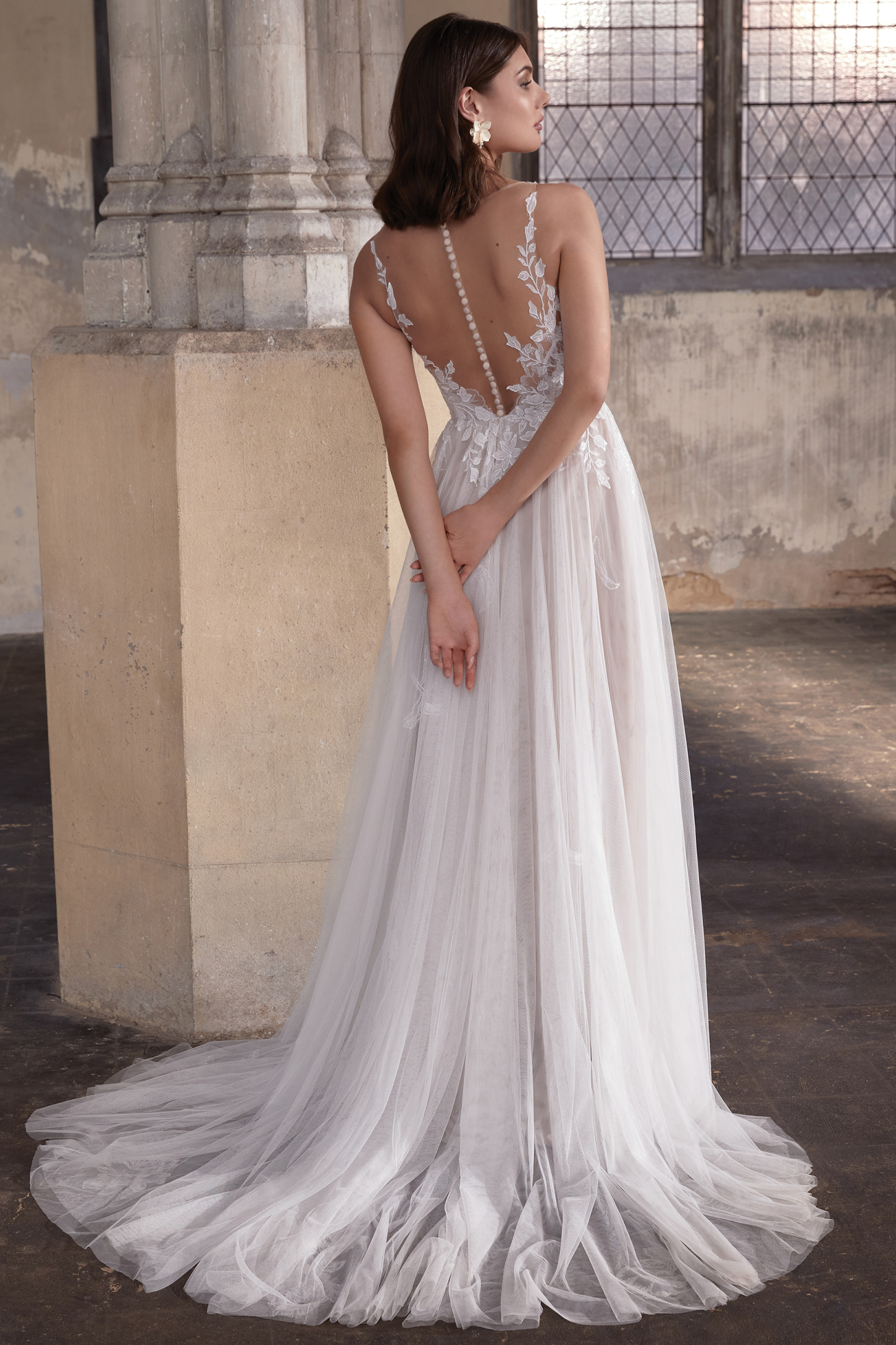 Adore by Justin Alexander 11304 Isla
