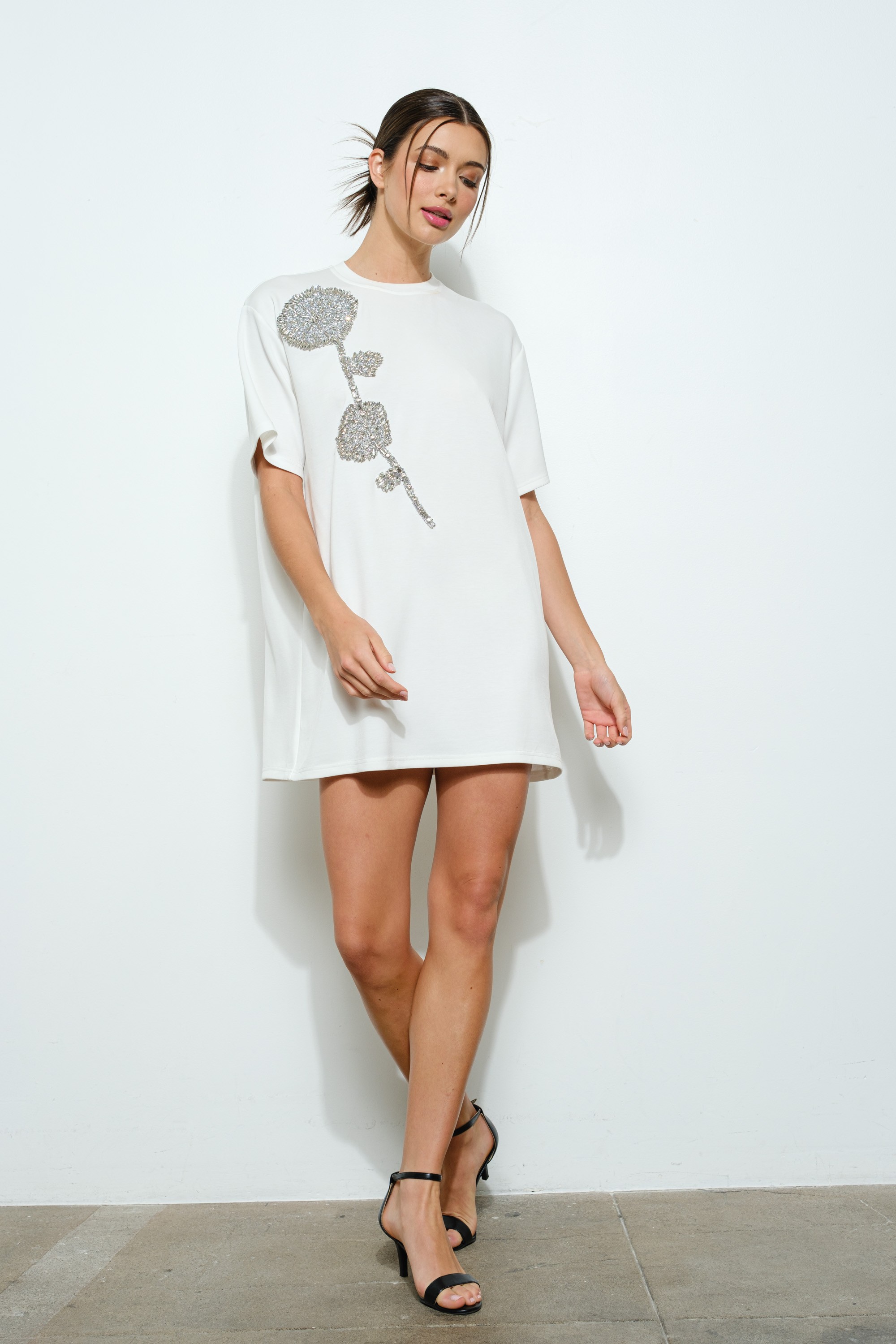 Rhinestone Beaded Flower Embellished T-shirt Dress #23560579