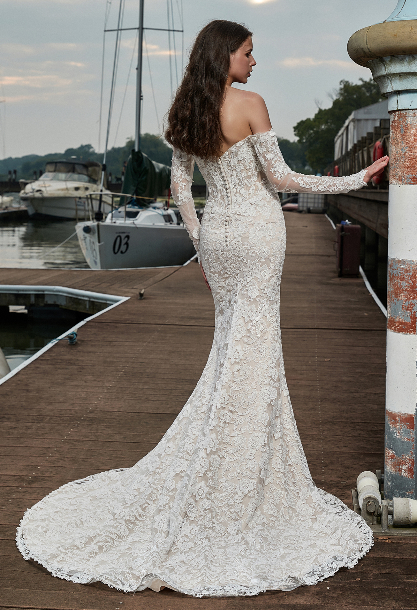 Lace Sweetheart Long Sleeves Mermaid And Hollow Wedding Dress HW3412