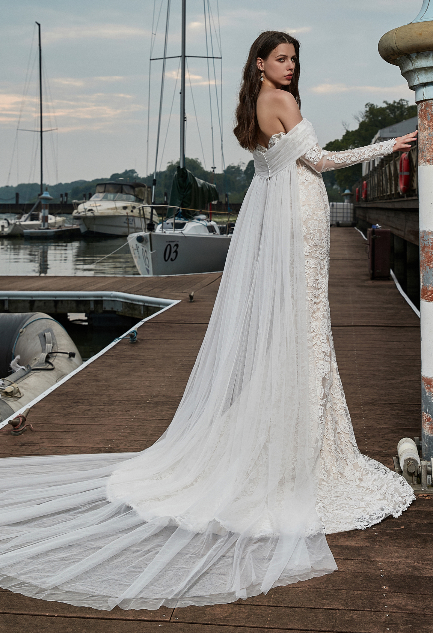 Lace Sweetheart Long Sleeves Mermaid And Hollow Wedding Dress HW3412