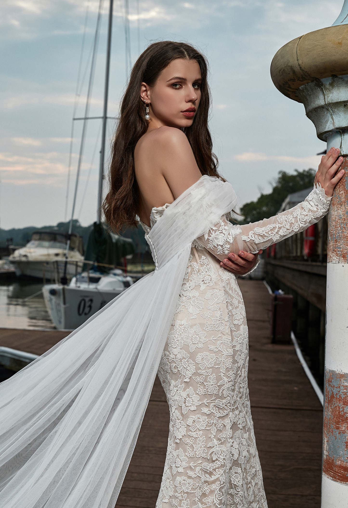 Lace Sweetheart Long Sleeves Mermaid And Hollow Wedding Dress HW3412