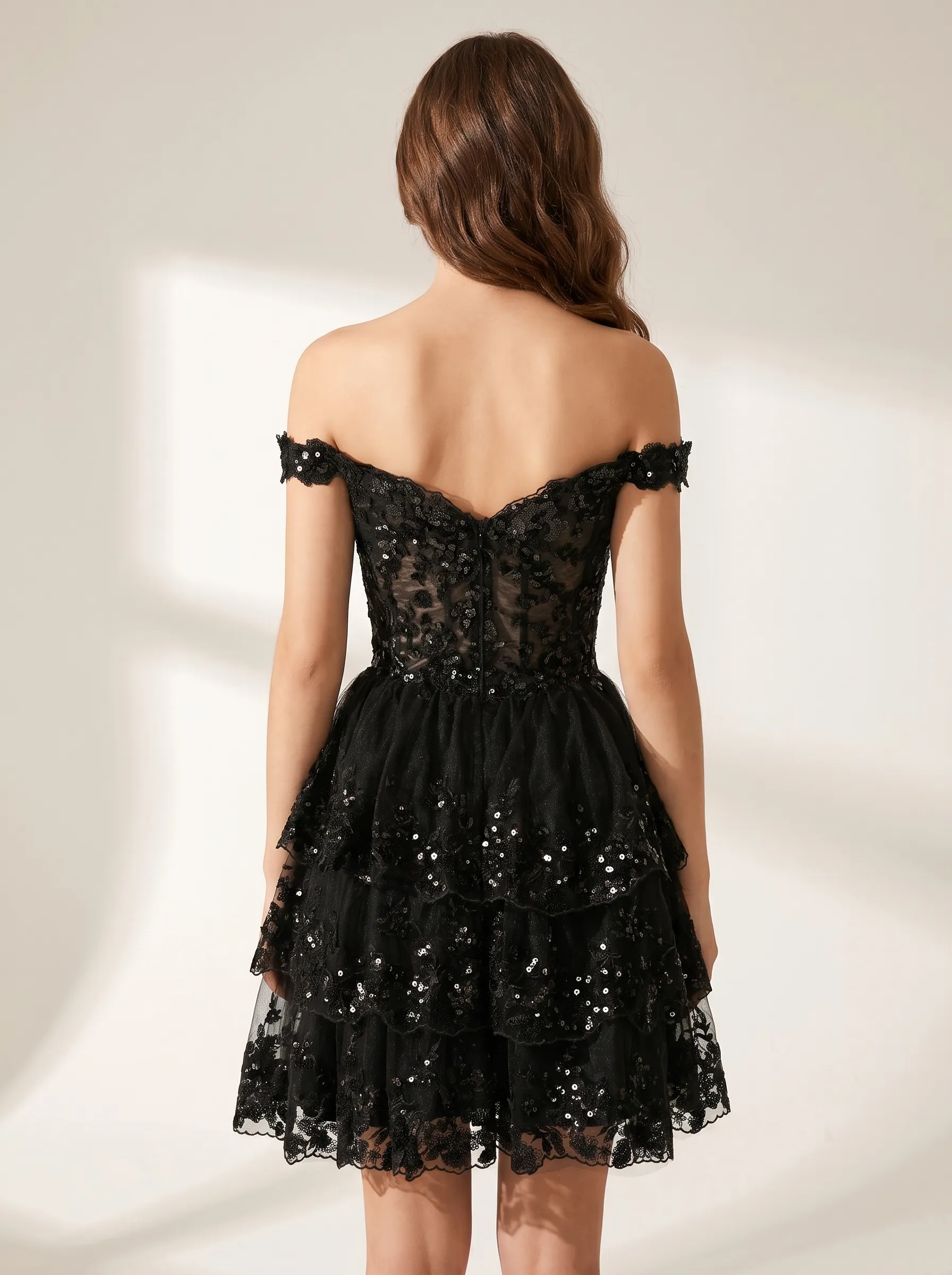 Sparkly Black A-Line Tulle Short Homecoming Dress | Mini Flare Sequin Gown