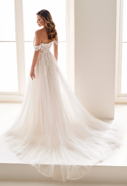 Ball Gown Sweetheart V-Neck Floral Lace Appliques Wedding Dress #E1003