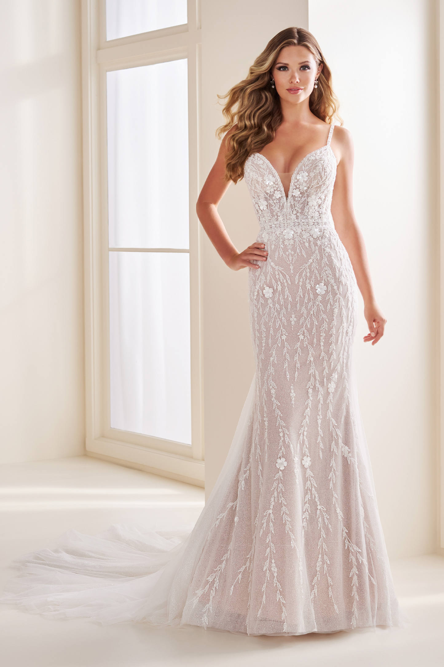 Captivate your beloved in this dreamy floral mermaid gown E608