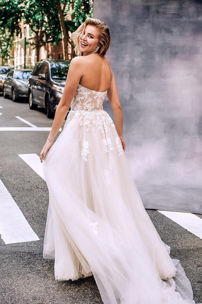 Allure Bridals MJ802