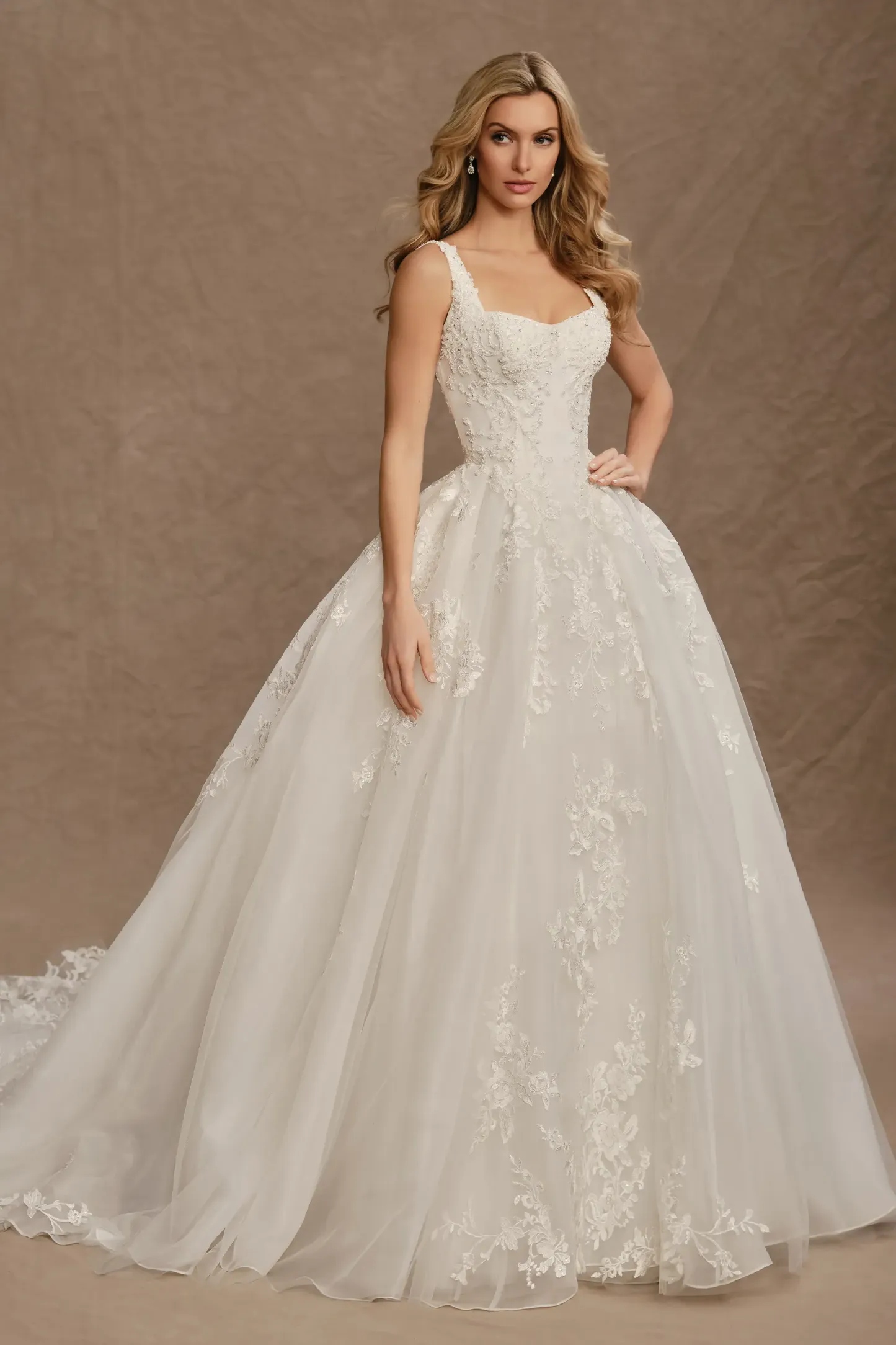 Ball Gown Scoop Lace Appliques Sleeveless Wedding Dress #MT4021