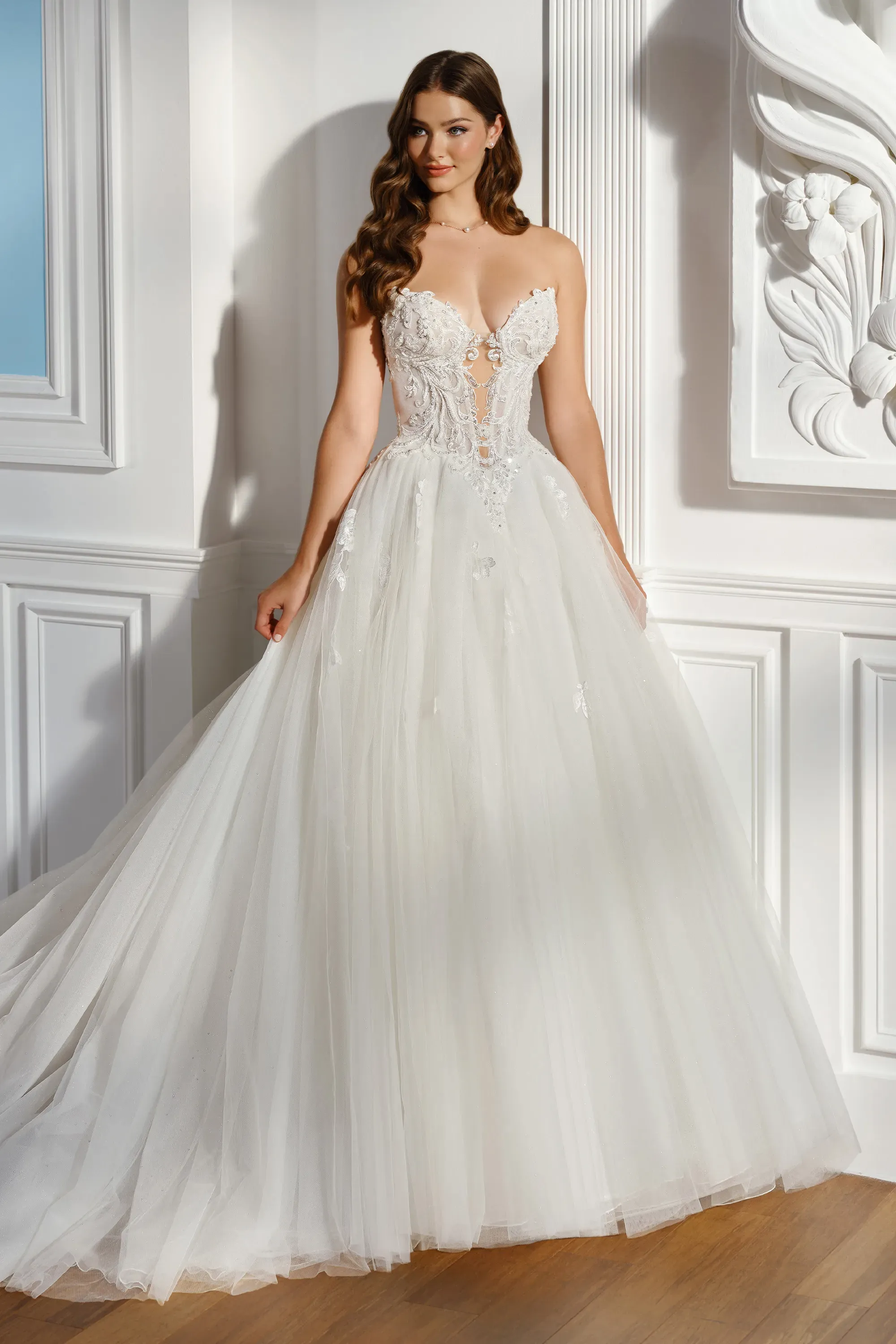 Romantic Strapless Sweetheart Lace Appliques Wedding Dress #MT6022