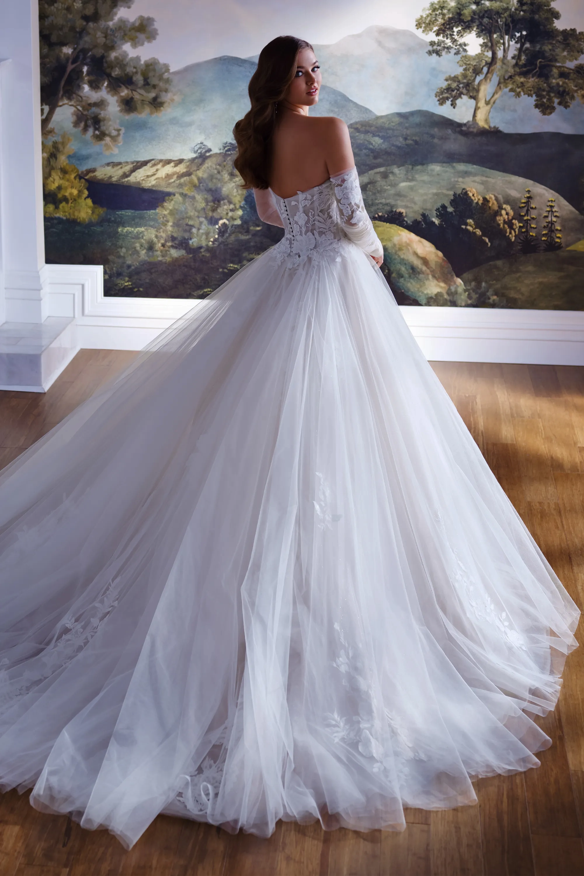 Ball Gown Sweetheart Lace Appliques Tulle Wedding Dress #MT8108