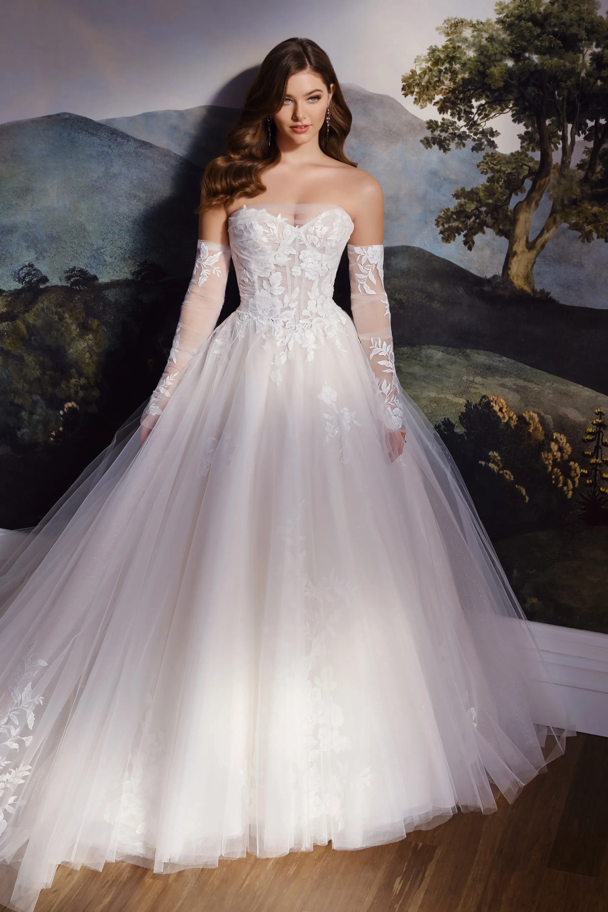 Ball Gown Sweetheart Lace Appliques Tulle Wedding Dress #MT8108