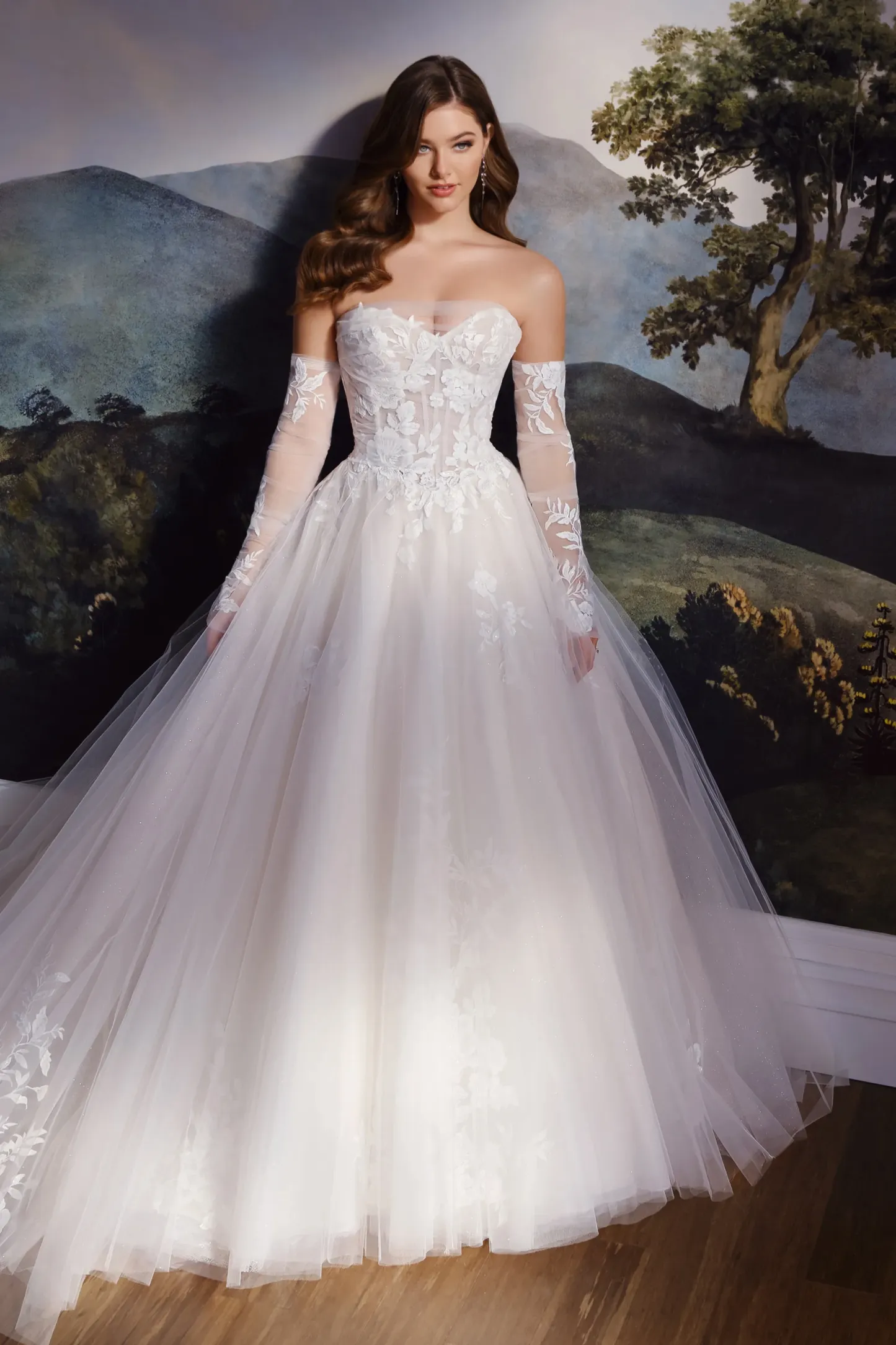 Ball Gown Sweetheart Lace Appliques Tulle Wedding Dress #MT8108