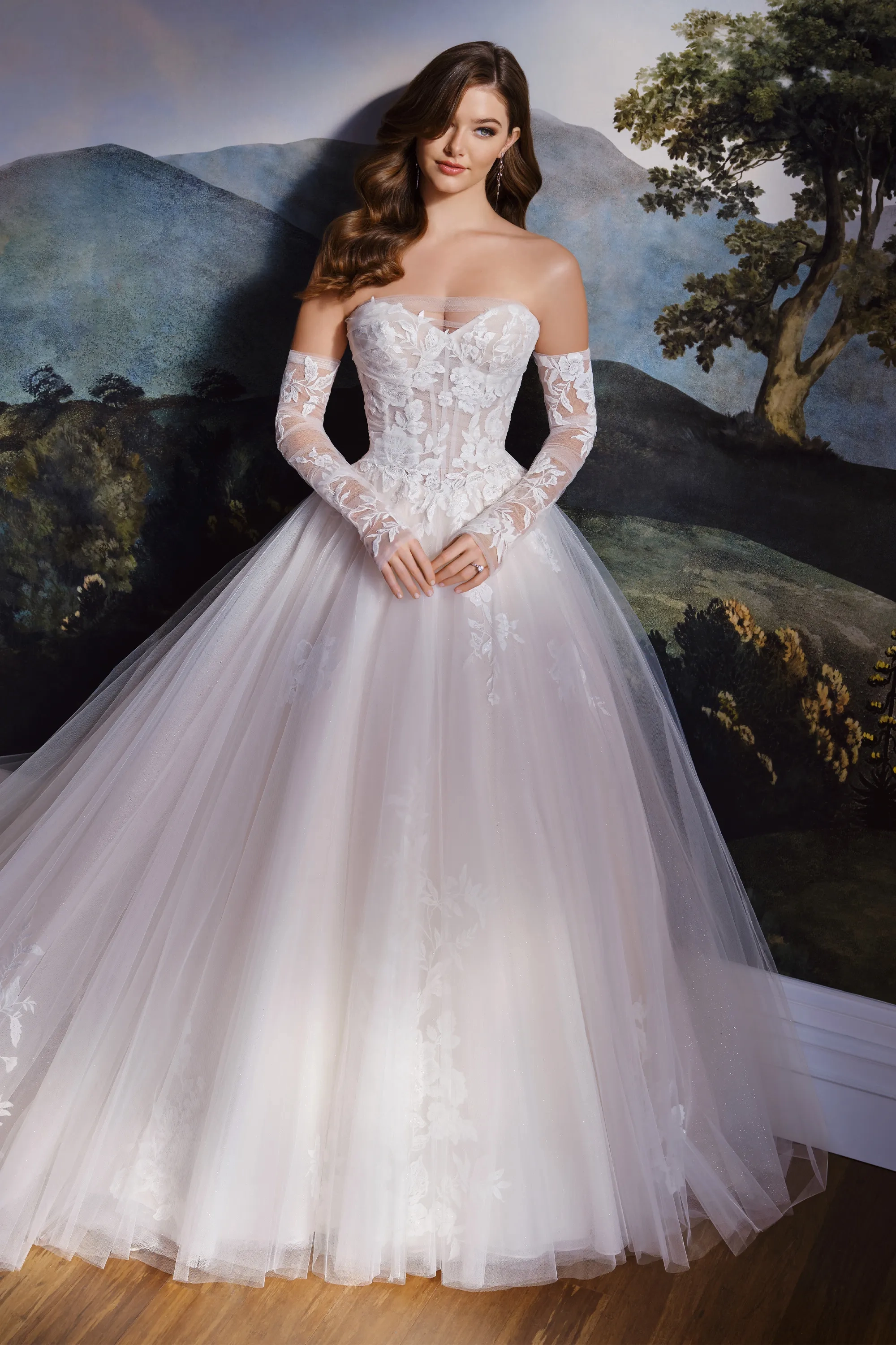 Ball Gown Sweetheart Lace Appliques Tulle Wedding Dress #MT8108