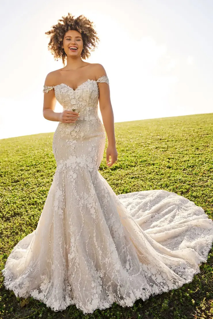 MARTIN THORNBURG MTL12251 Flattering Fit and Flare Sweetheart Lace Wedding Dress