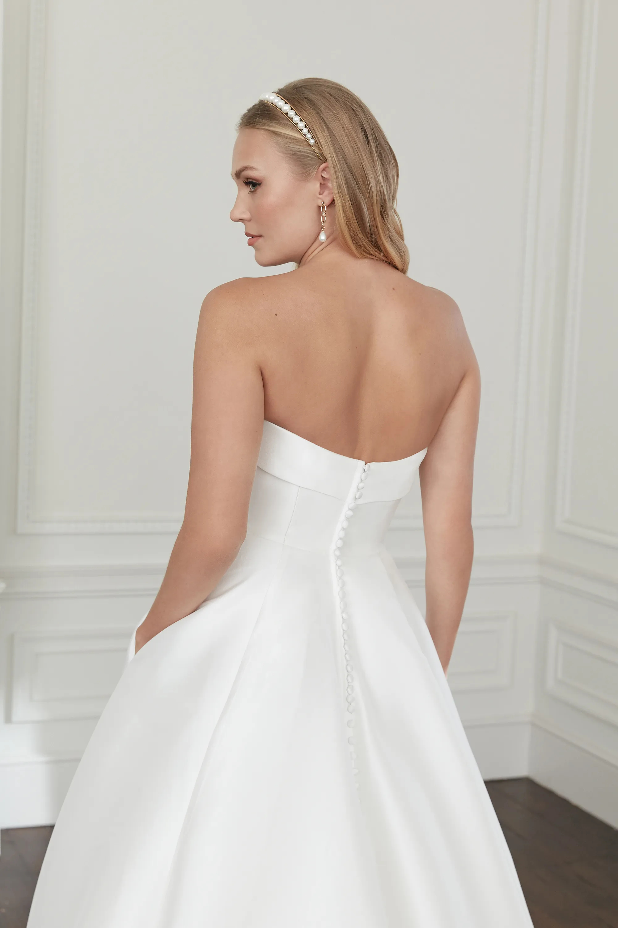 Ball Gown Straight Strapless Chapel Mikado Organza Wedding Dress 44354