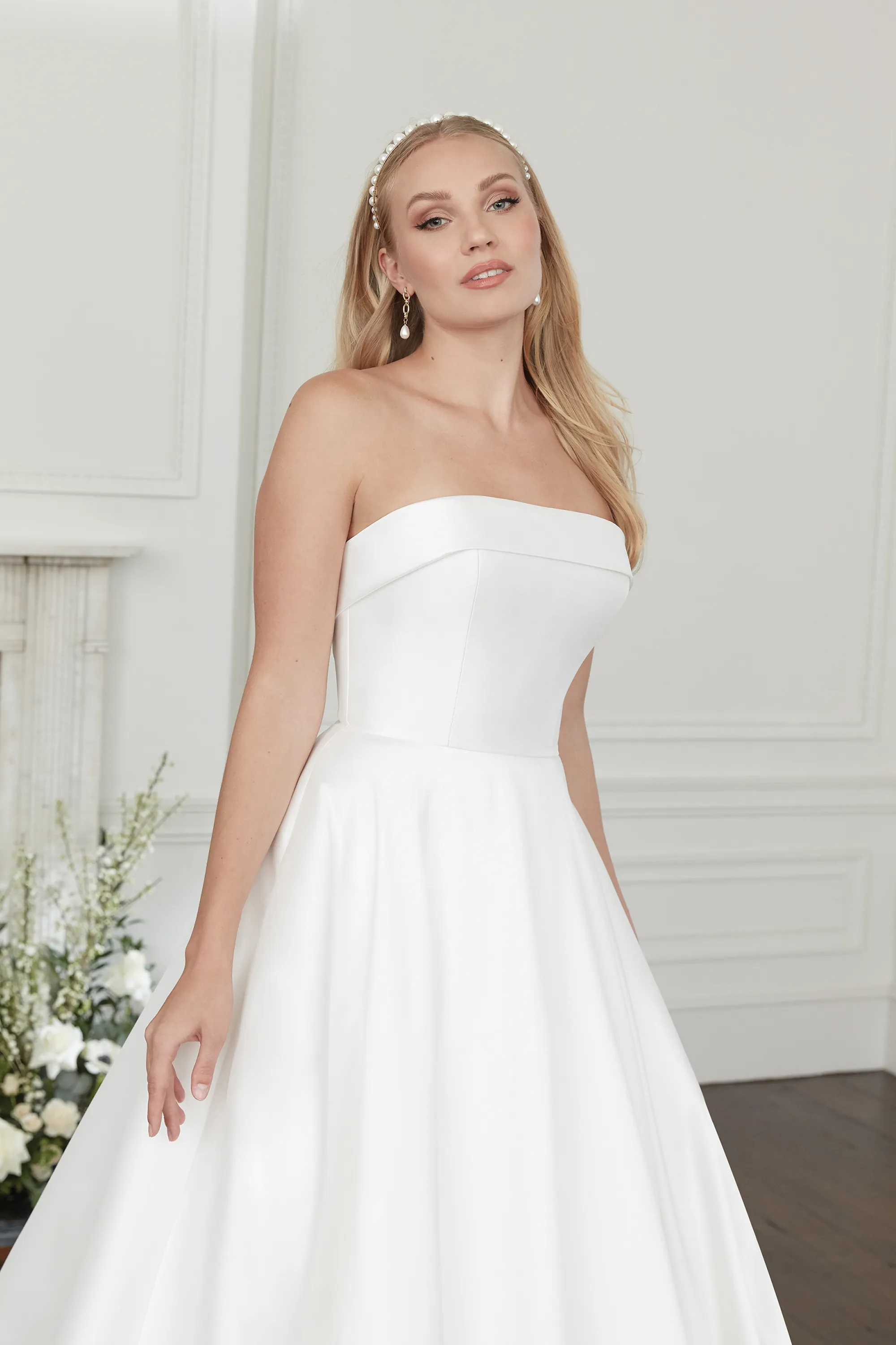 Ball Gown Straight Strapless Chapel Mikado Organza Wedding Dress 44354