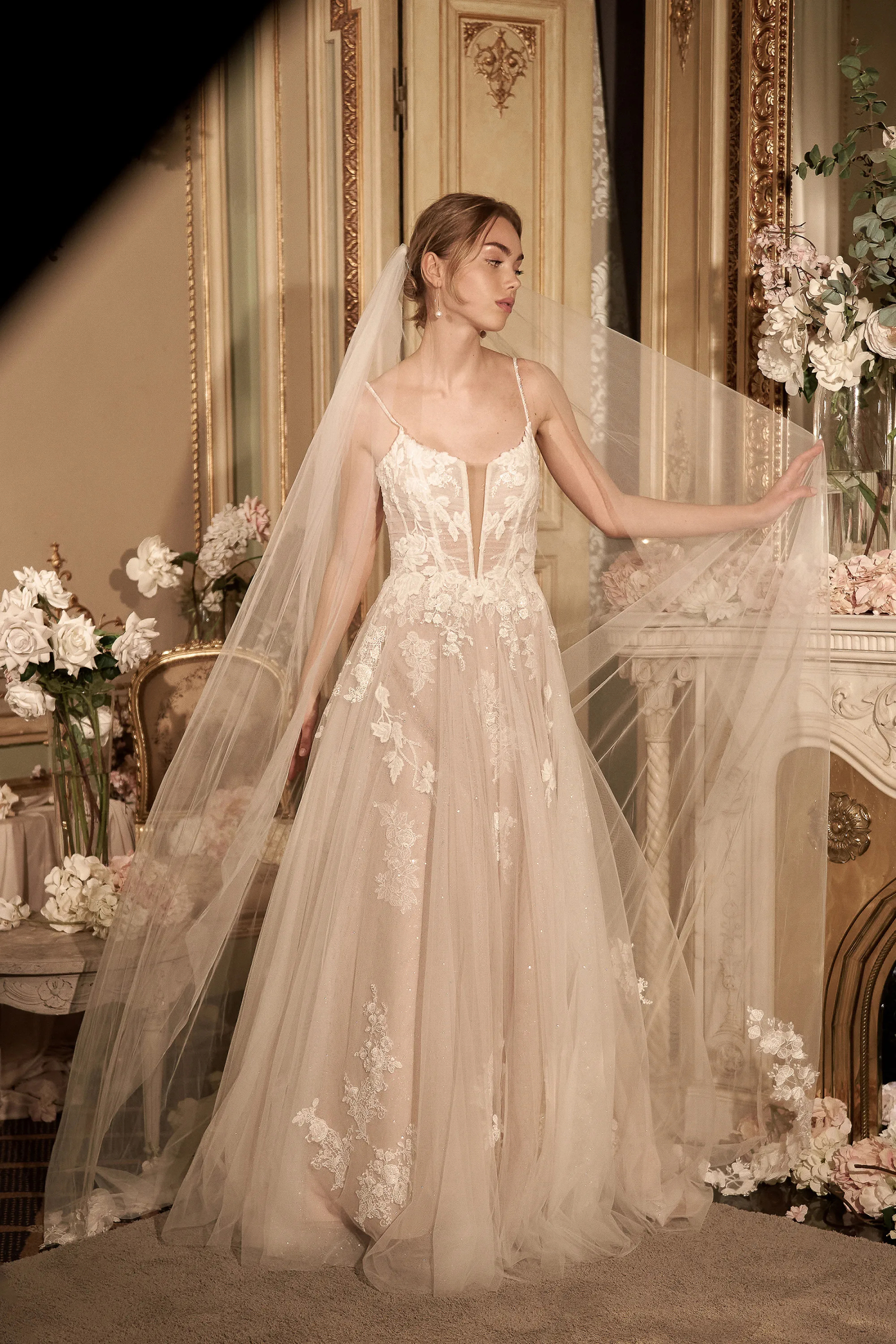 A-Line Notch Neckline Chiffon Appliques Chapel Train Wedding Dress 44432