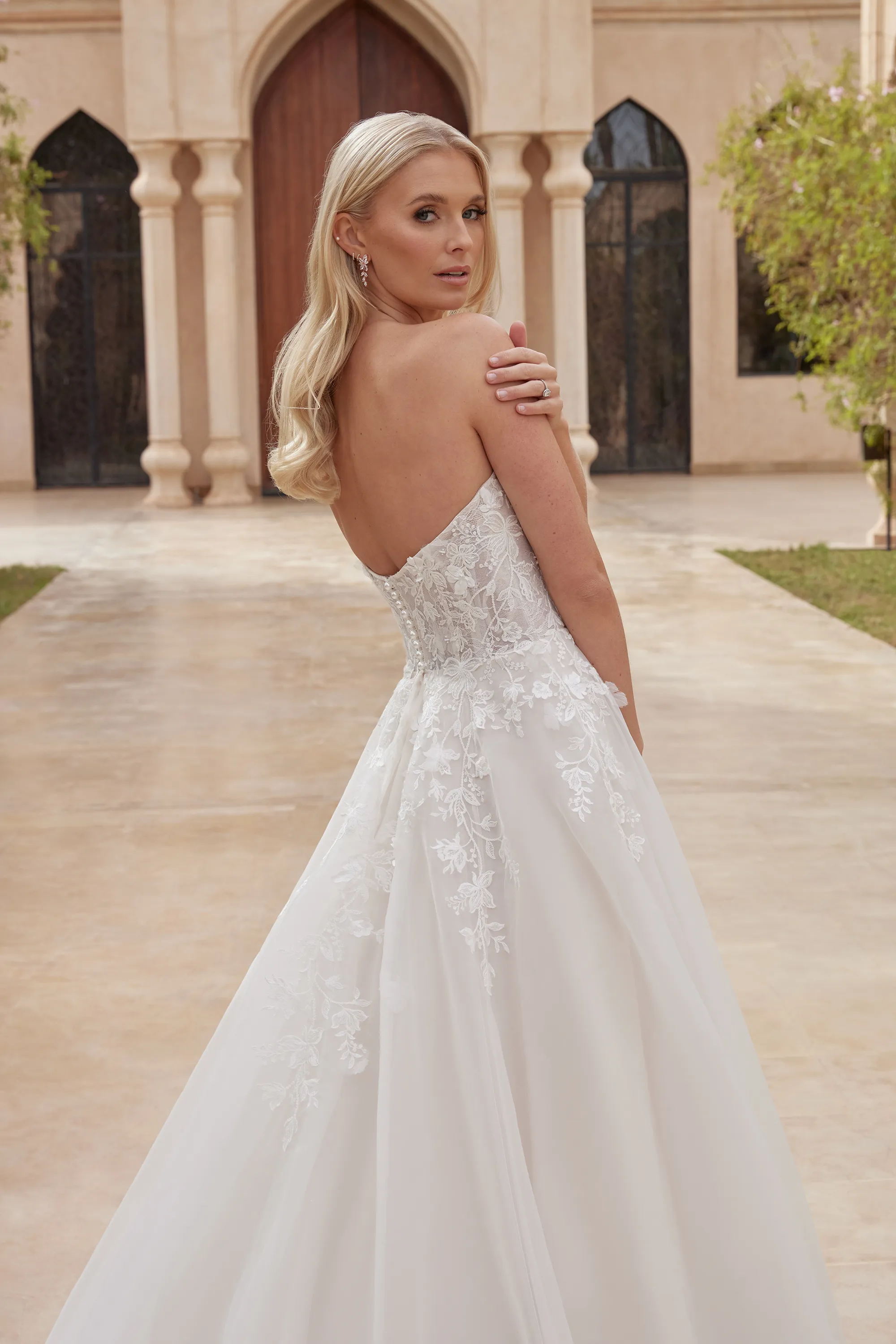 Ball Gown Sweetheart Lace Organza Sweep Train Wedding Dress 44437