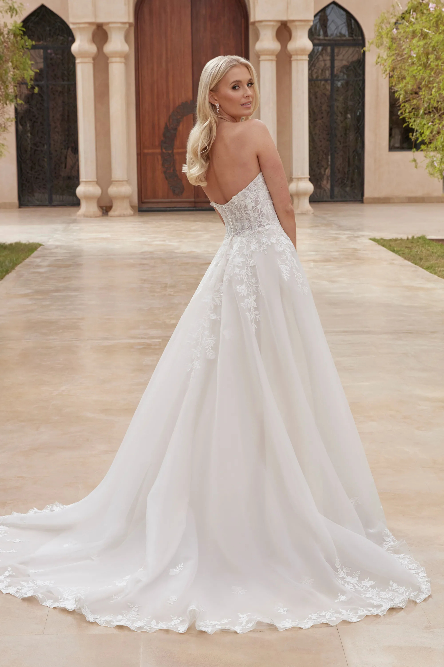 Ball Gown Sweetheart Lace Organza Sweep Train Wedding Dress 44437