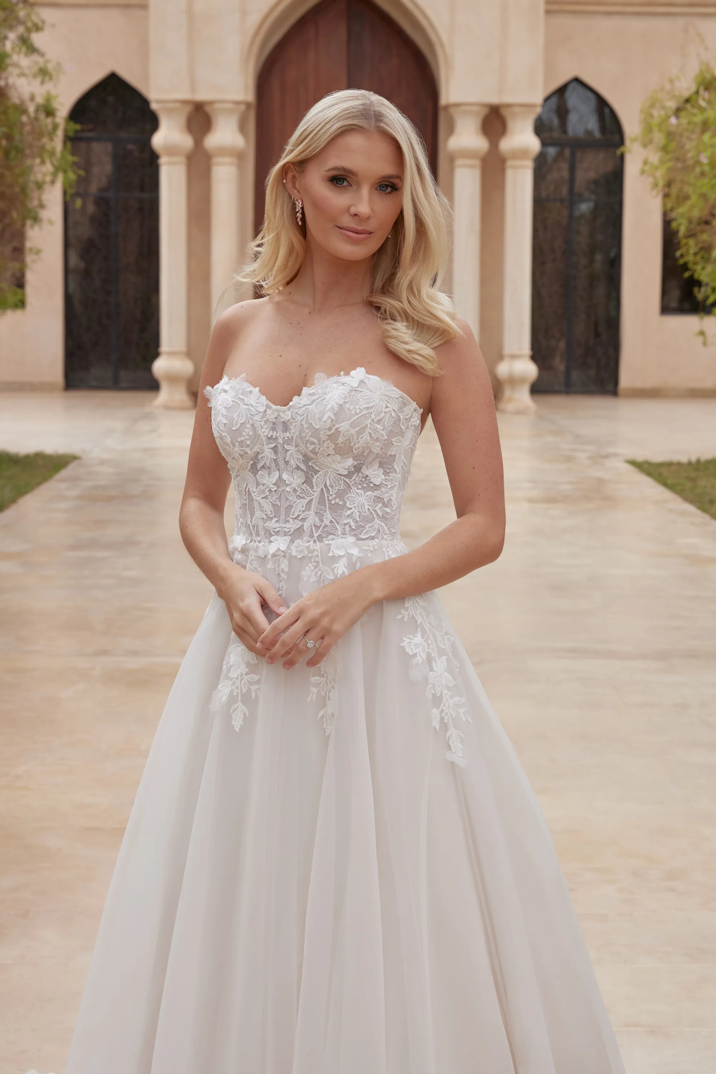 Ball Gown Sweetheart Lace Organza Sweep Train Wedding Dress 44437