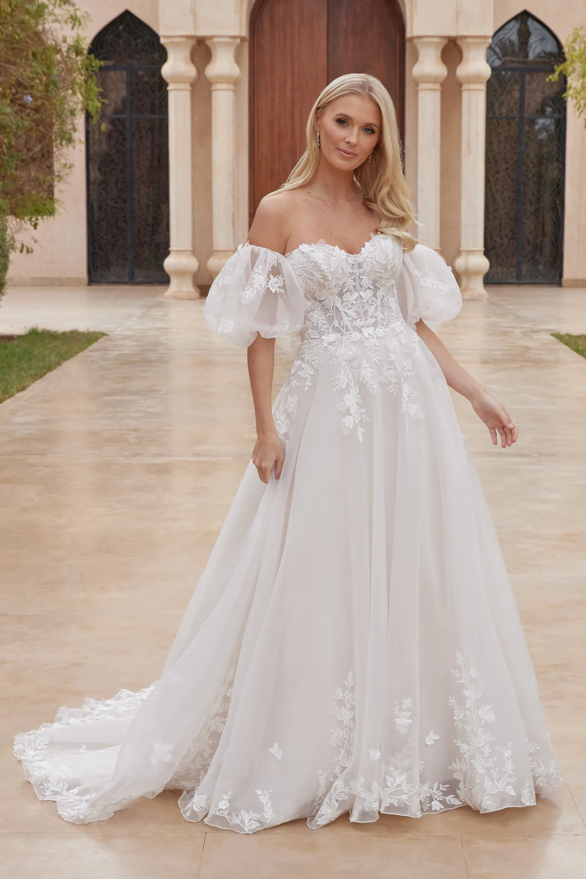 Ball Gown Sweetheart Lace Organza Sweep Train Wedding Dress 44437