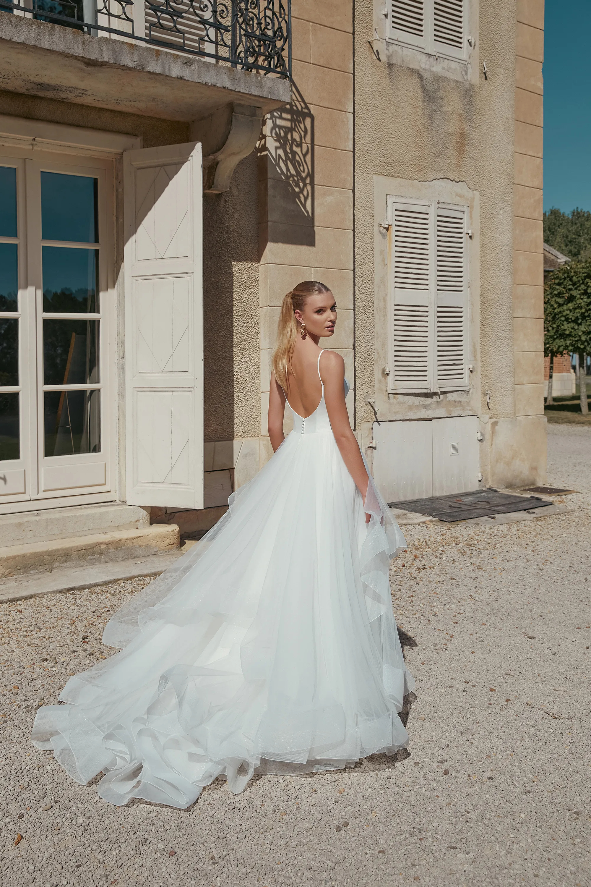 Graceful Sweetheart Beading Embroidery Chapel Wedding Dress 44488