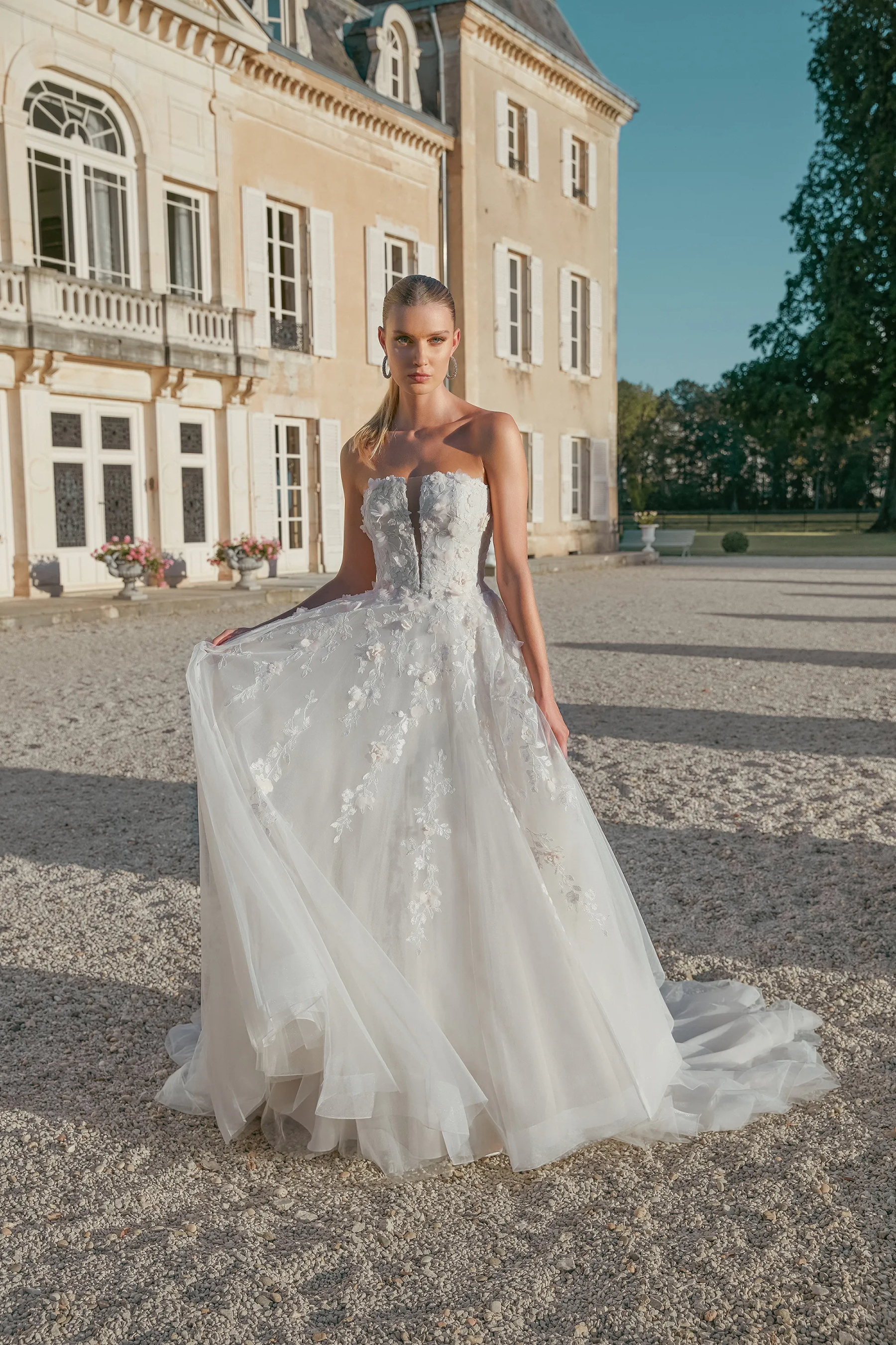 Graceful A-Line Strapless 3D Petals Sequins Lace Wedding Dress 44472