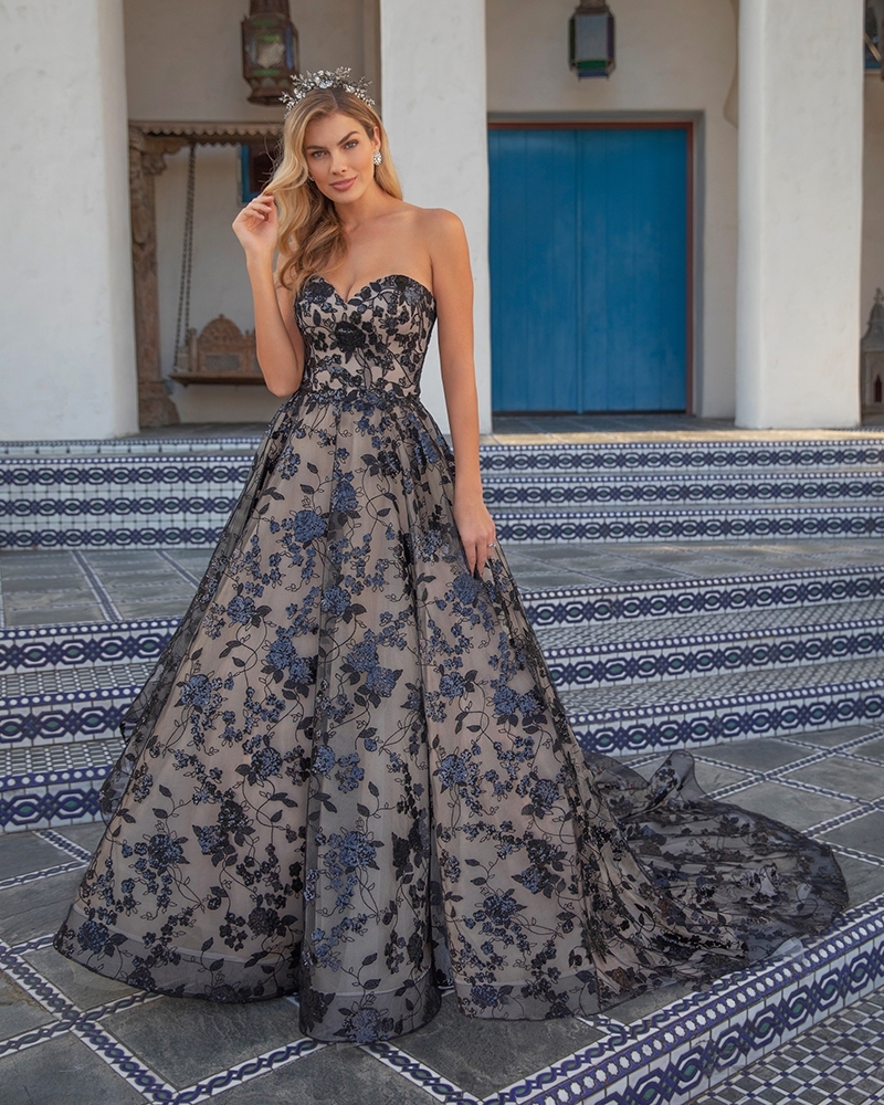 Ball Gown strapless sweetheart sequined black floral lace Wedding Dres