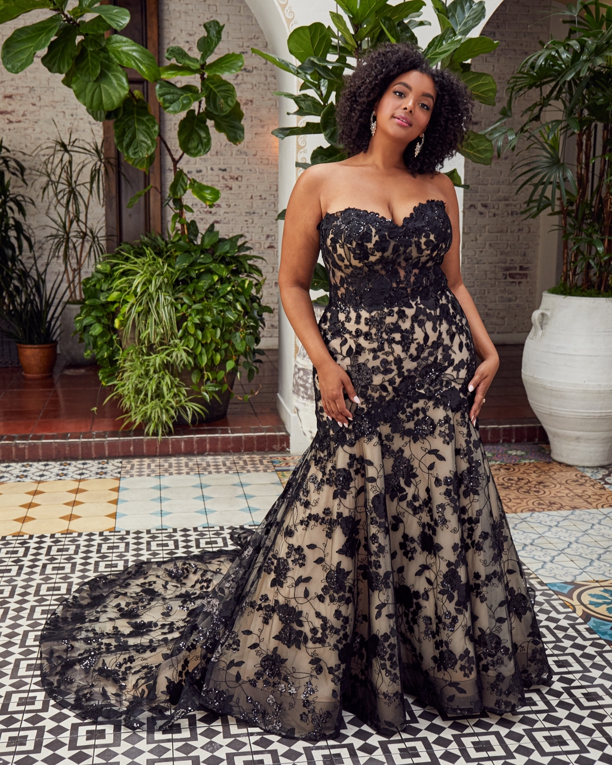 Gorgeous Mermaid Strapless Sweetheart Floral Lace Wedding Dress #BL359