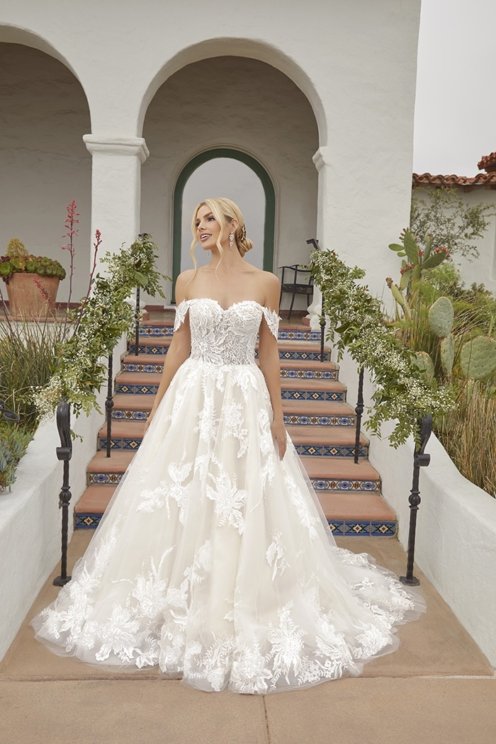 A-Line Strapless Sweetheart Floral Lace Appliques Wedding Dress #BL374