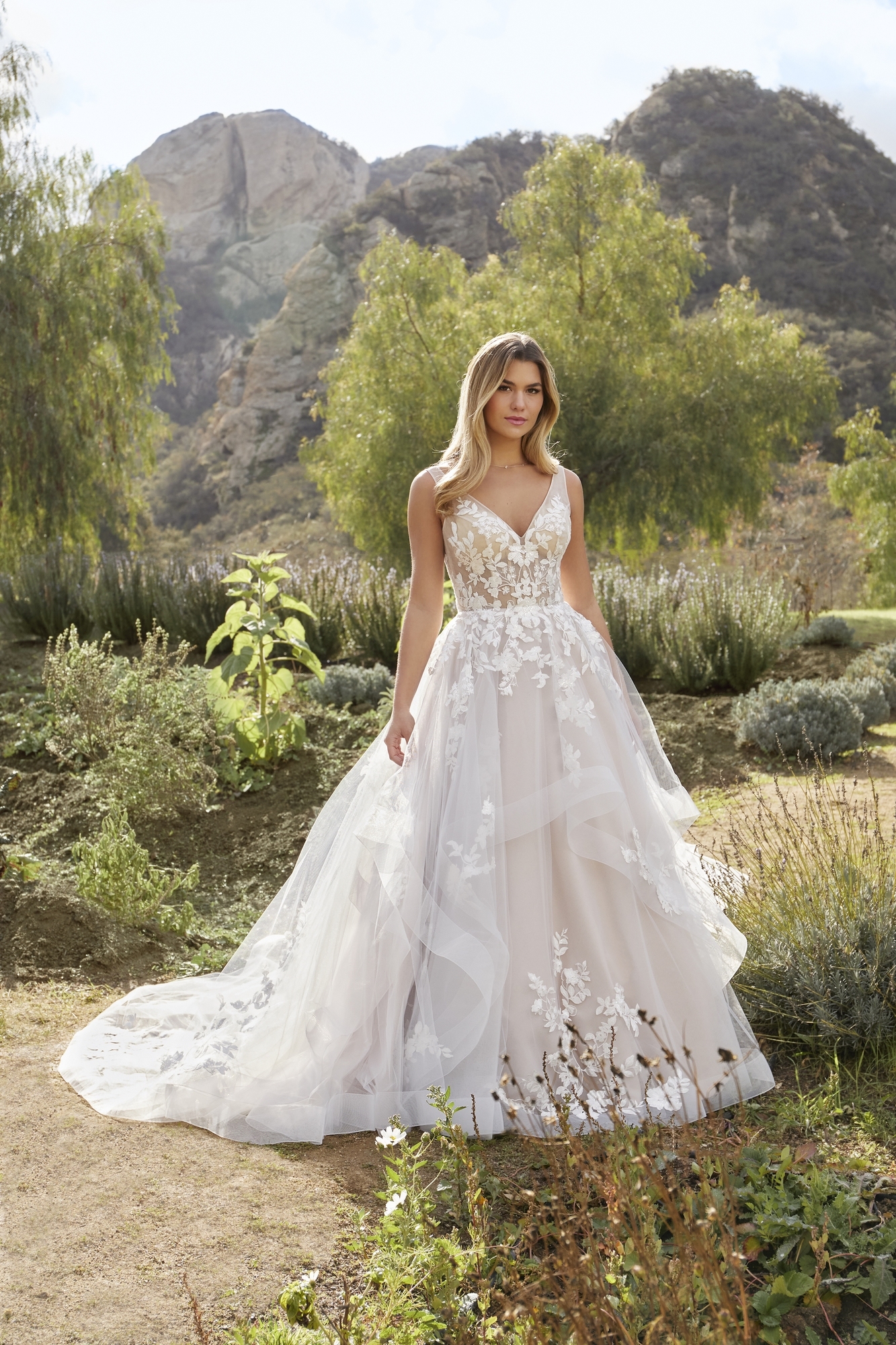 A-Line V-Neck Sequined Floral Appliques Wedding Dress