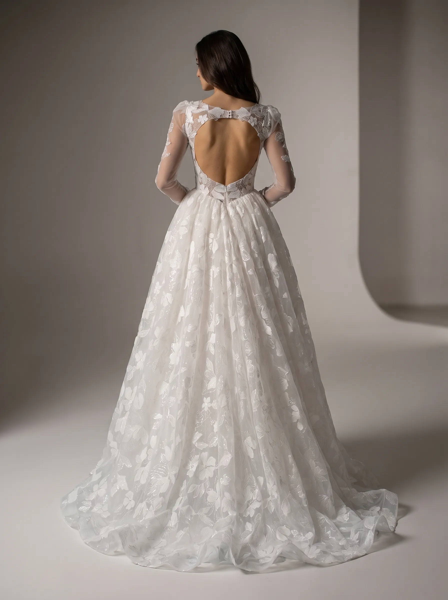 Romantic Long Sleeve Floral Lace Ball Gown Wedding Dress | Sweetheart Basque Waist Tulle Bridal Gown W6004