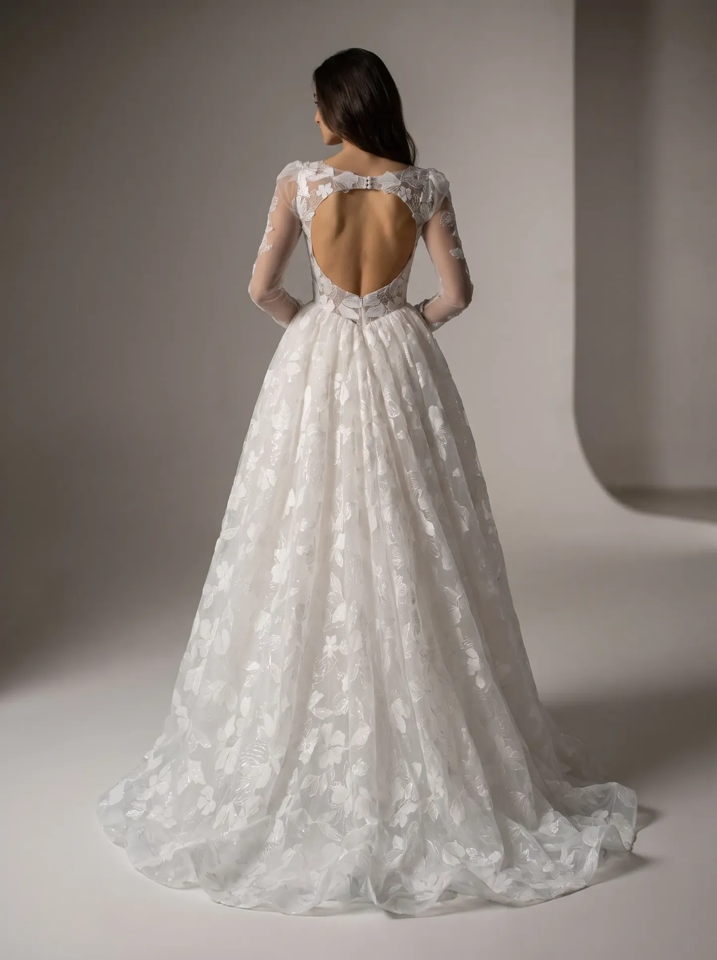 Romantic Long Sleeve Floral Lace Ball Gown Wedding Dress | Sweetheart Basque Waist Tulle Bridal Gown W6004