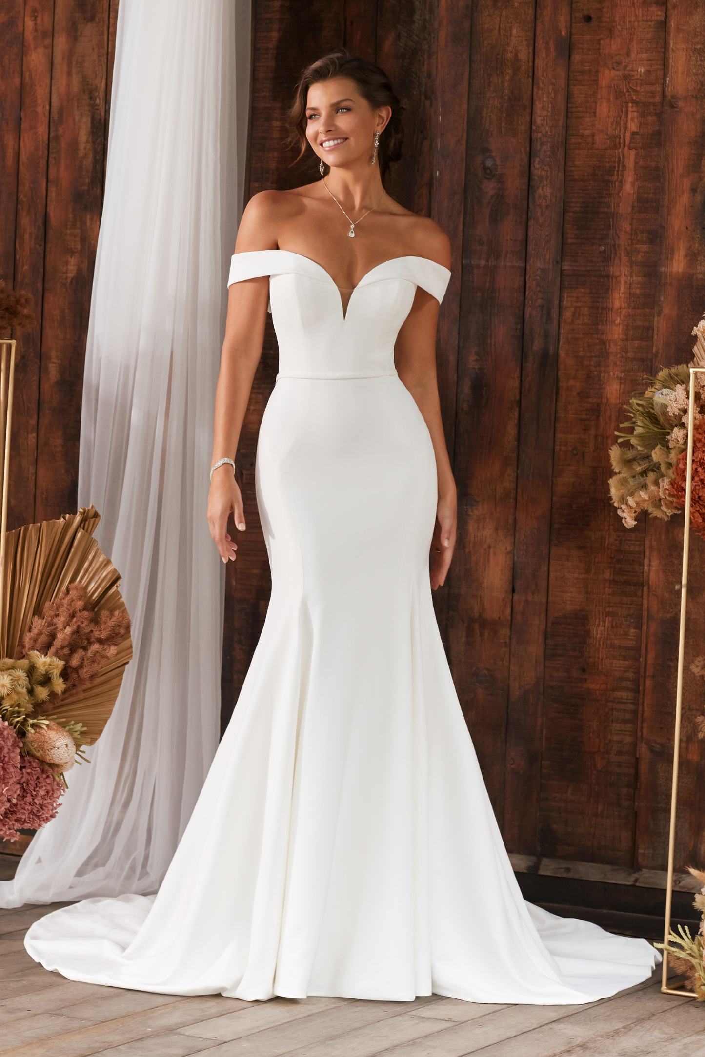 Simple Crepe Fit And Flare Wedding Gown LOTTIE | STYLE Y22270