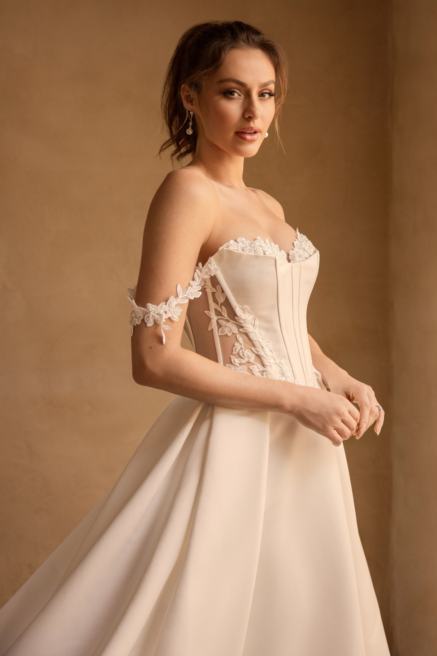 Elegant Ballgown with Lace and Boning Details Rue | Style Y3171
