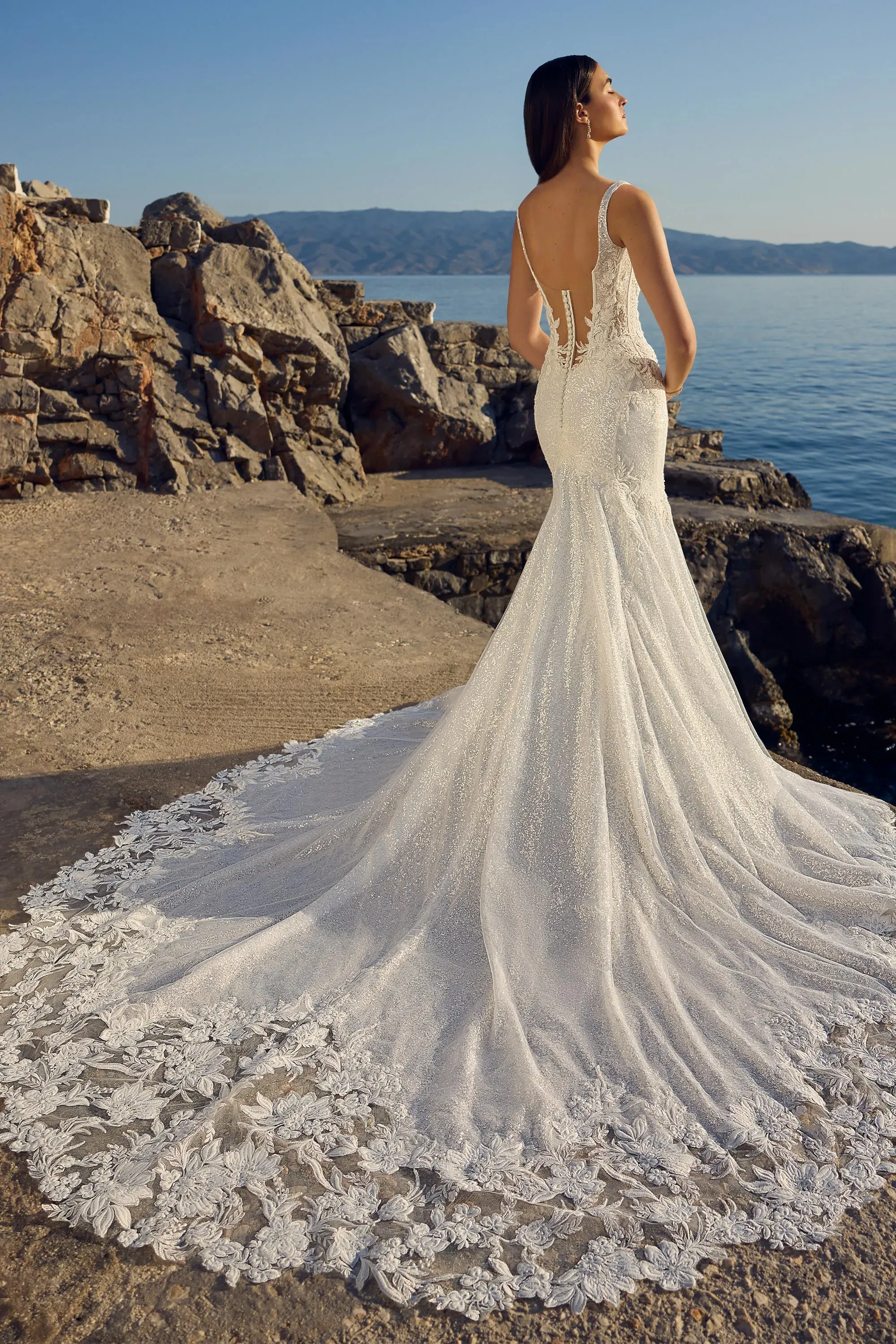 Glamorous Wedding Dress with Dramatic Lace Train #Sophia Tolli Y3196