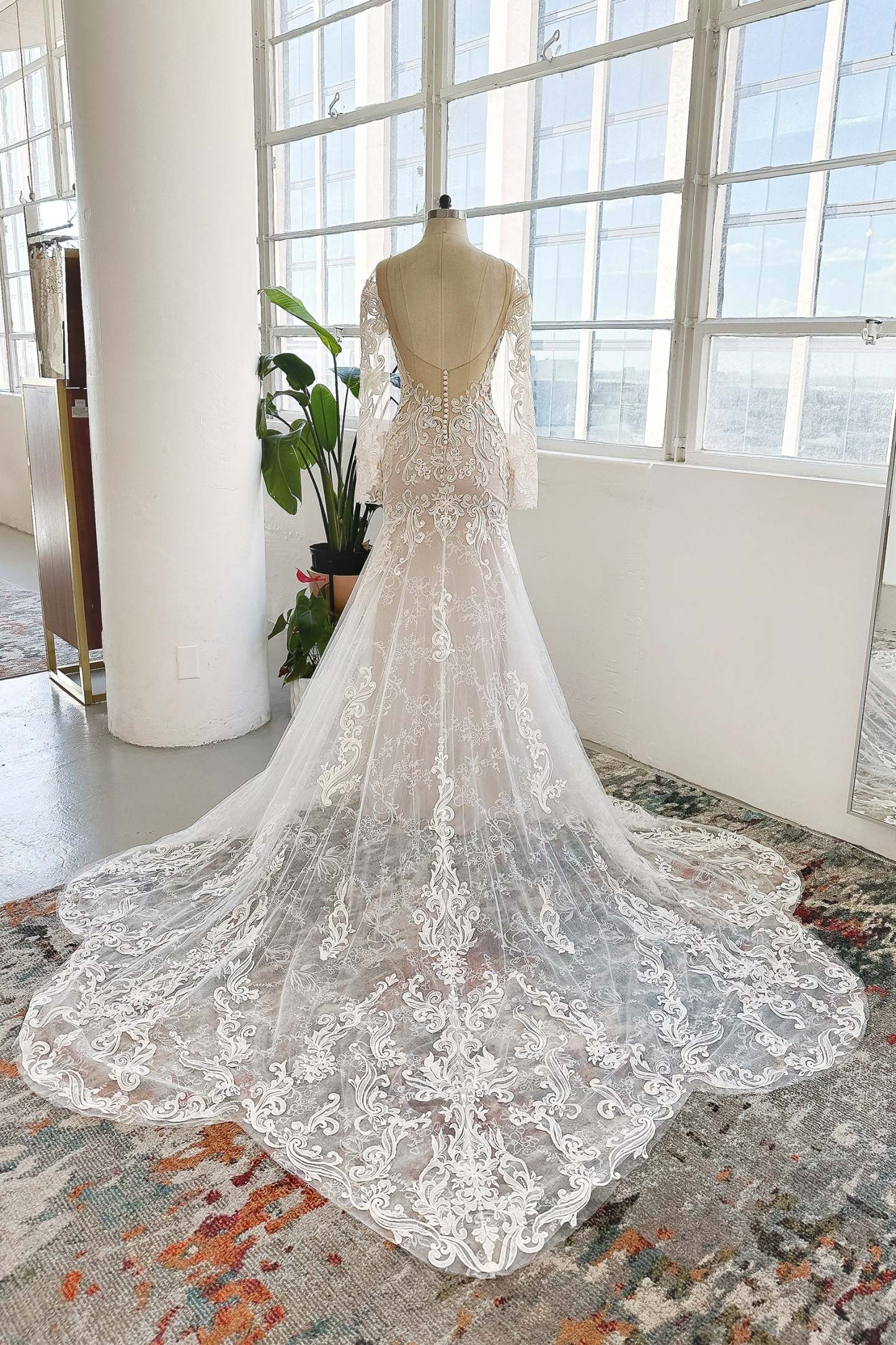 Trumpet-Mermaid Chapel Train Lace Tulle Wedding Dress