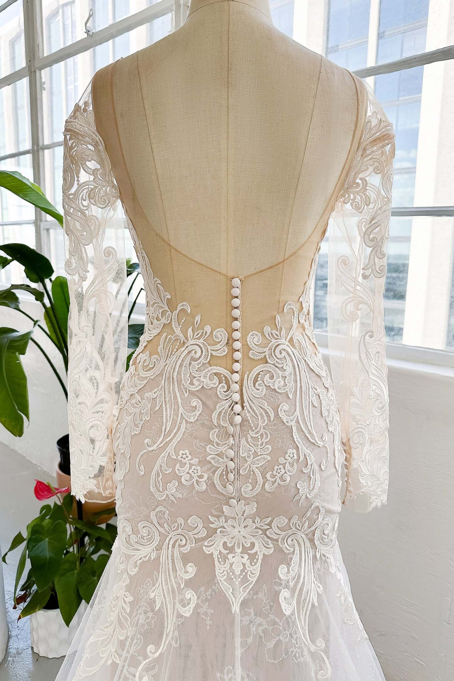 Trumpet-Mermaid Chapel Train Lace Tulle Wedding Dress