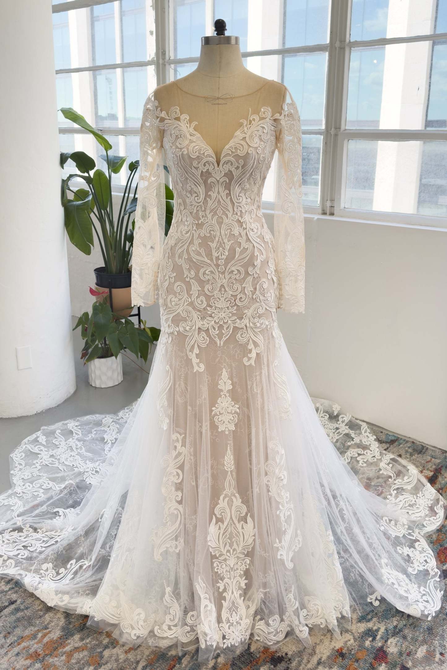 Trumpet-Mermaid Chapel Train Lace Tulle Wedding Dress
