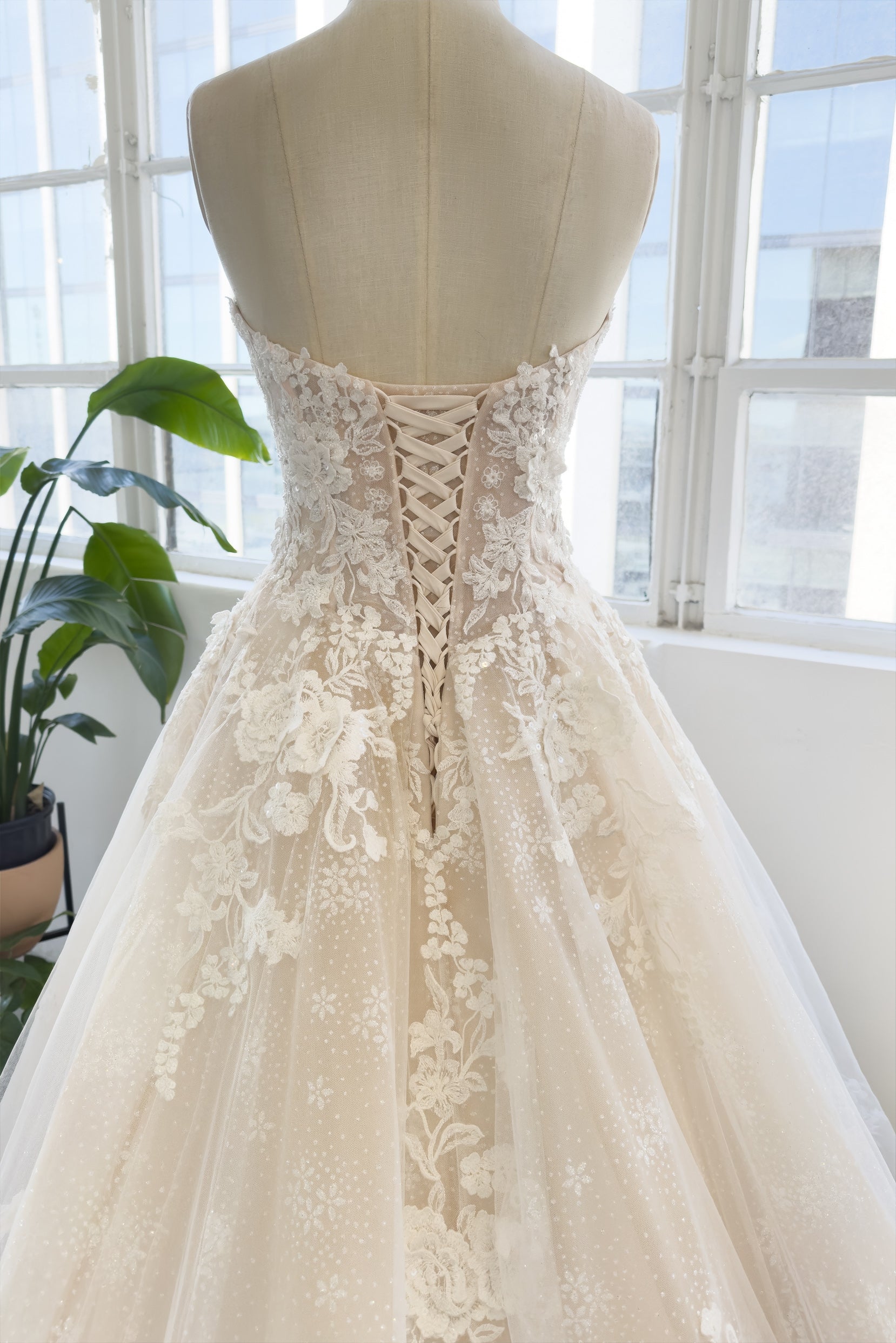 how to tie up wedding dress train