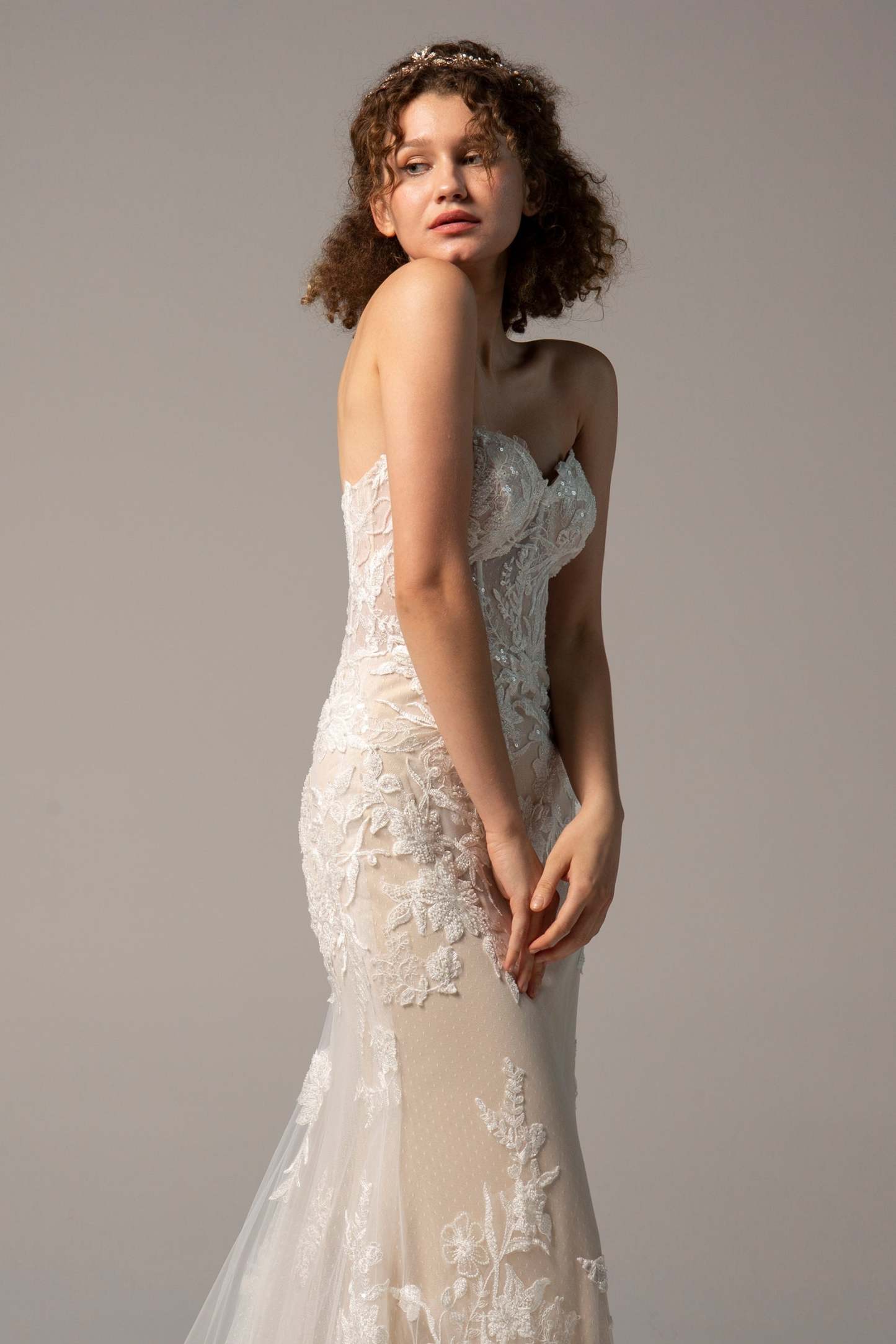 Trumpet Court Train Tulle Knitted Wedding Dress