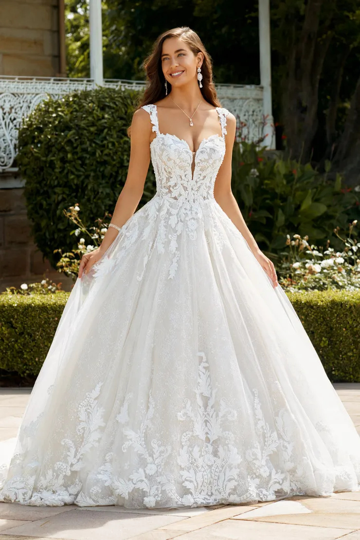 Romantic Sweetheart-Neckline Lace Ballgown #ST2226